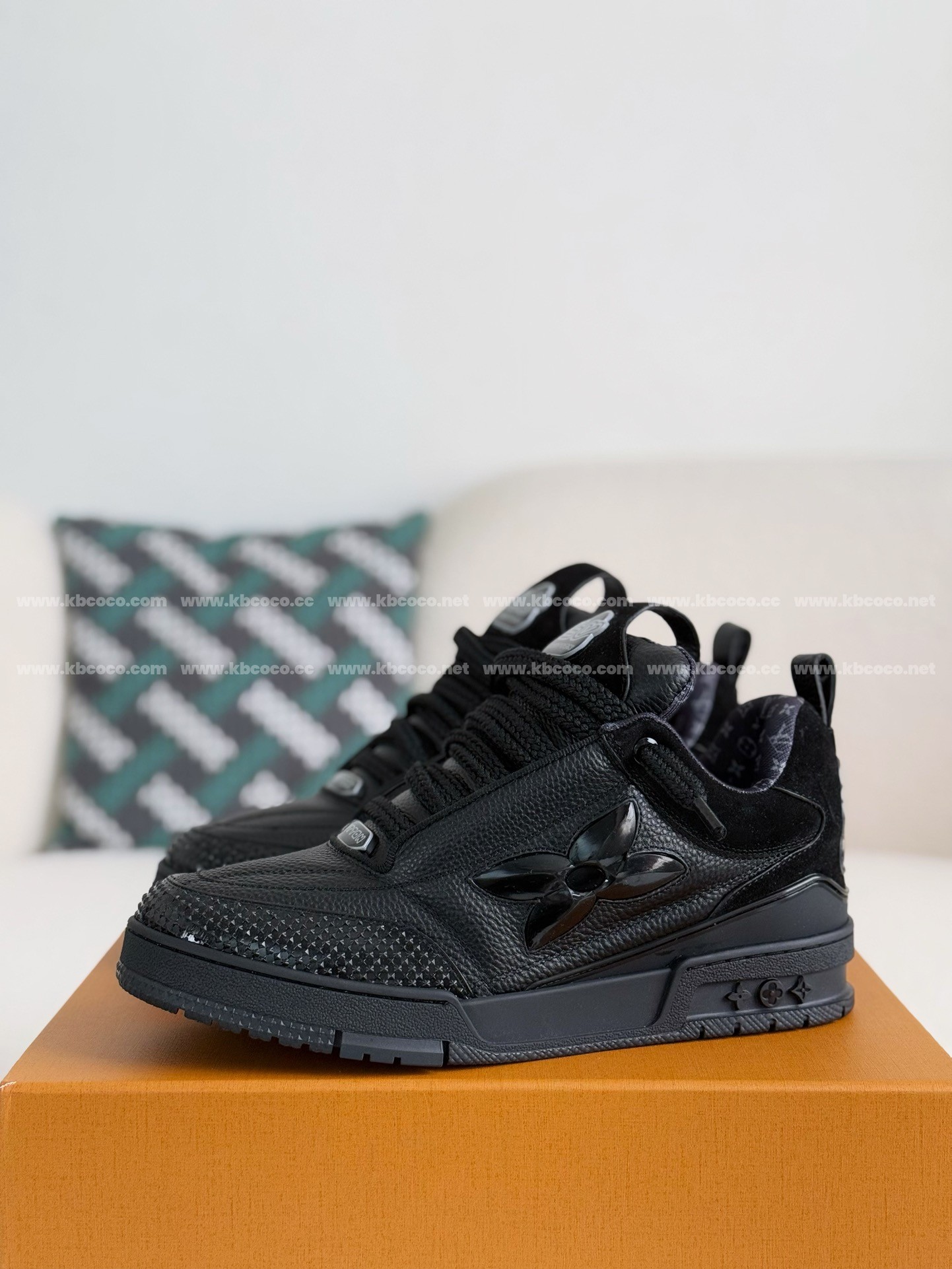 【#4015】 LOUIS VUITTON SKATE LOW-TOP SNEAKERS