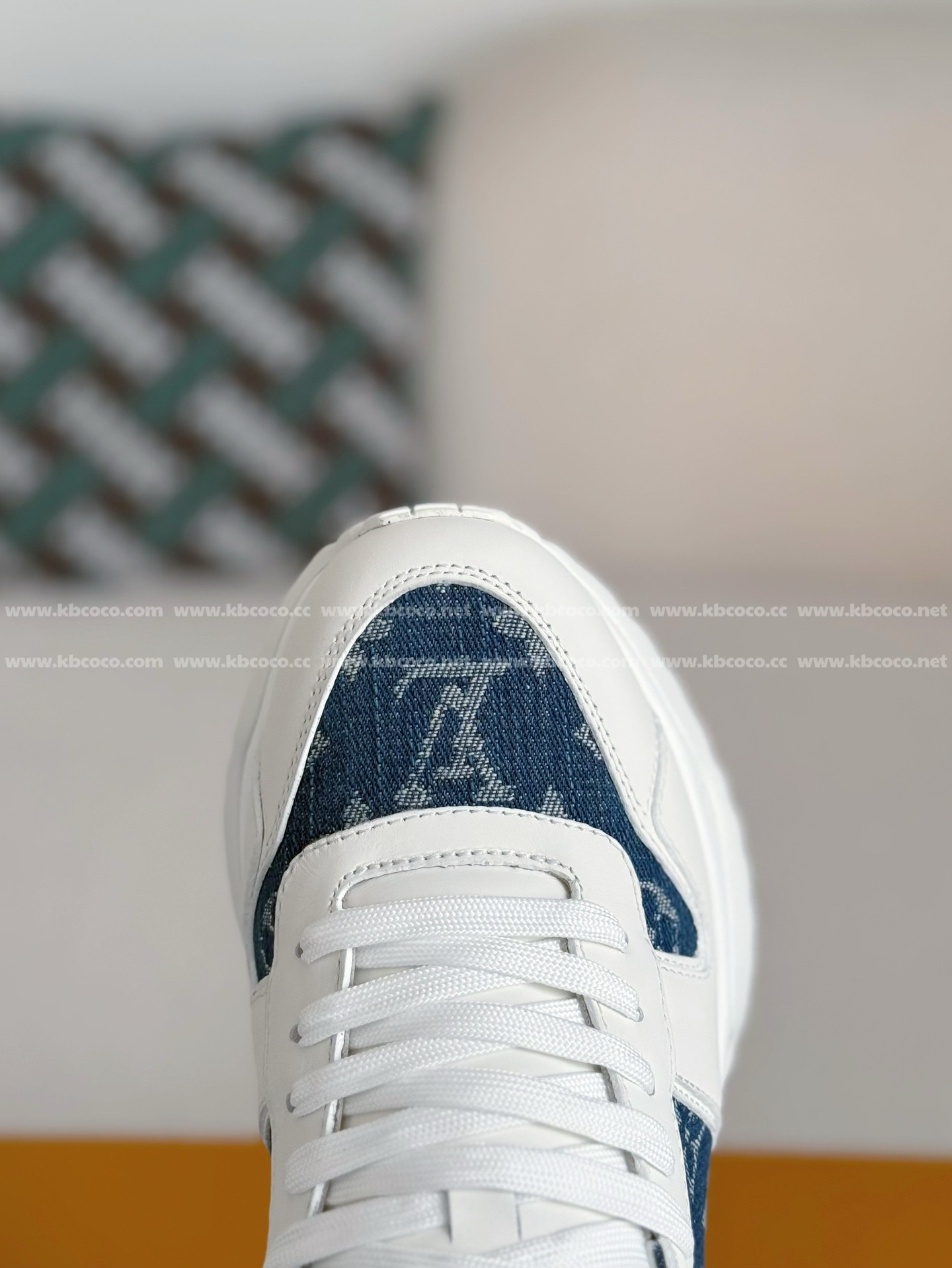 【#4672】 LOUIS VUITTON RUN AWAYCASUAL SHOES