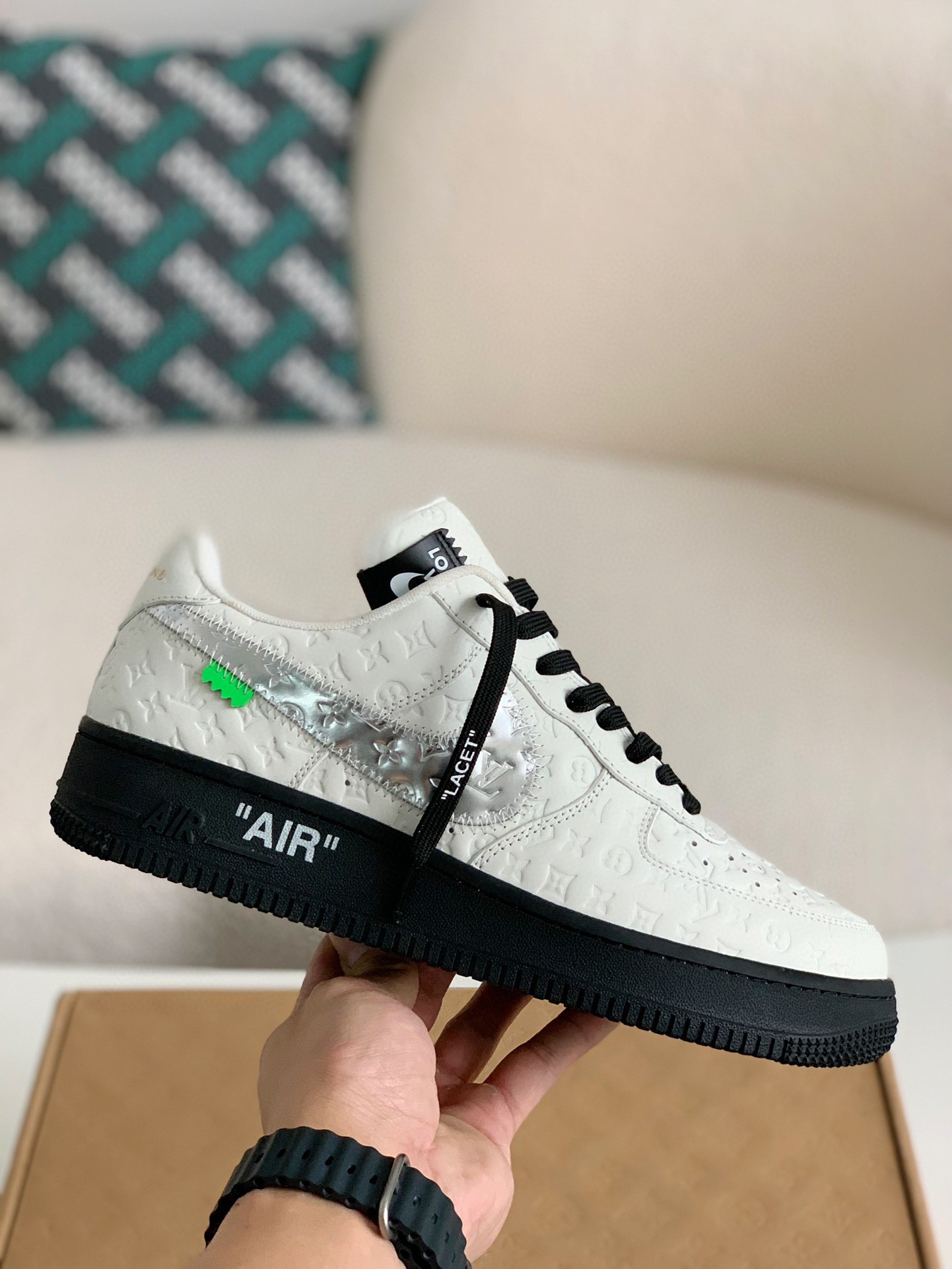 LOUIS VUITTON x NIKE AIR FORCE 1 SNEAKER