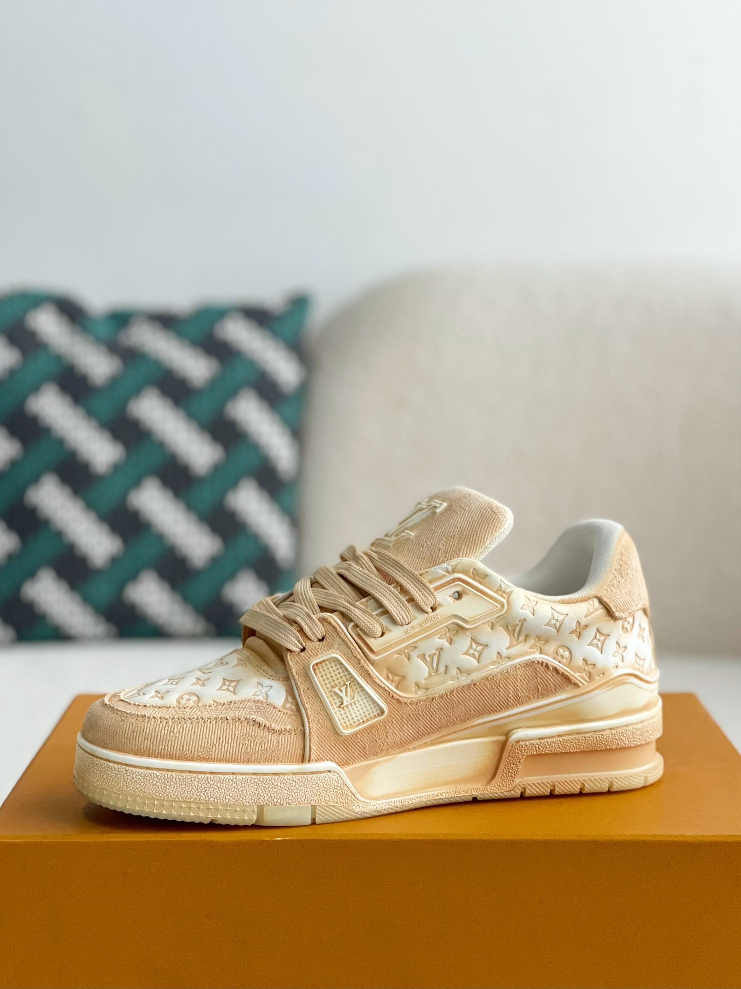 [#3319」 LOUIS VUITTON TRAINER SNEAKERS