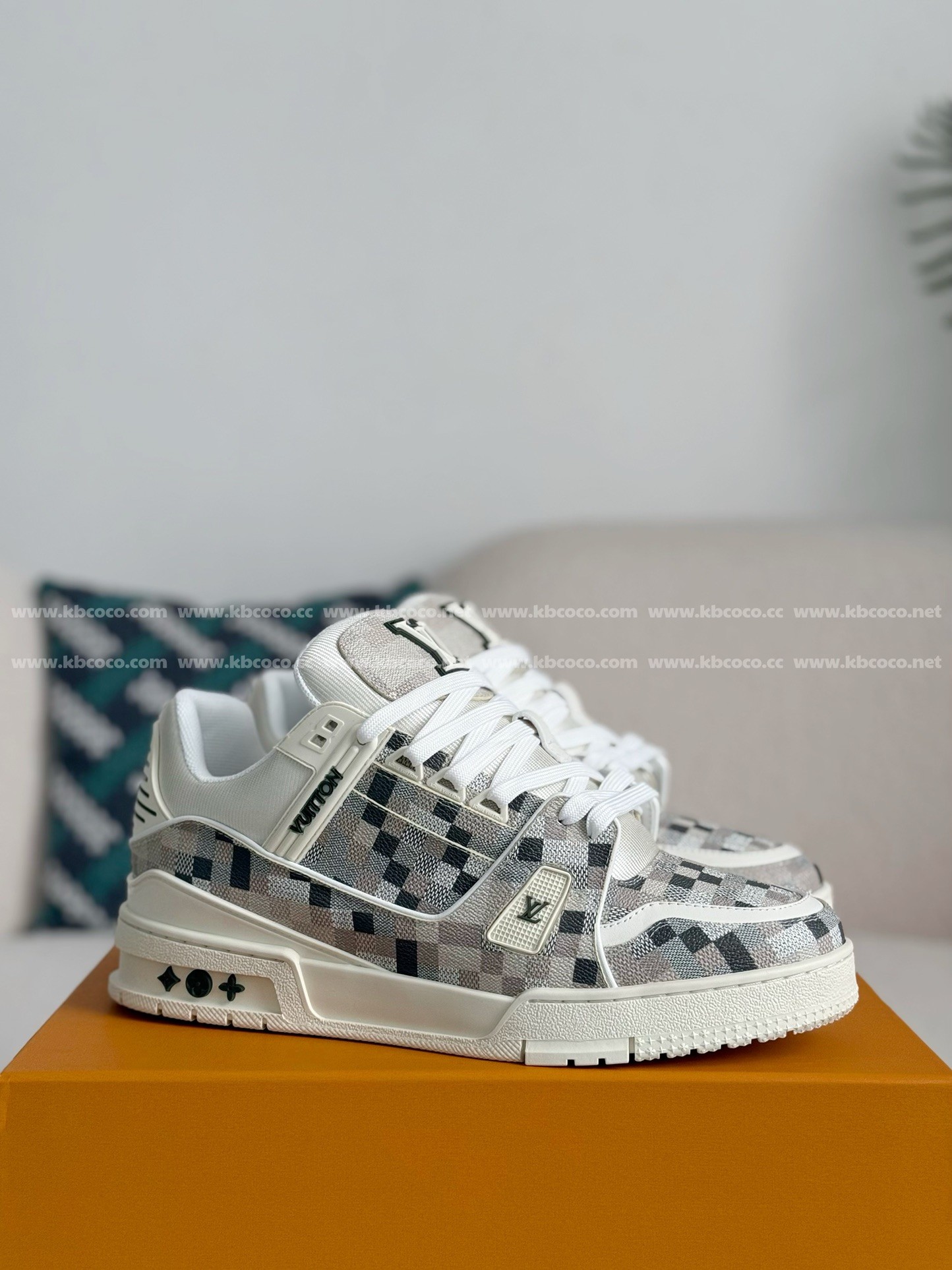 【#4427】 LOUIS VUITTON TRAINER SNEAKERS