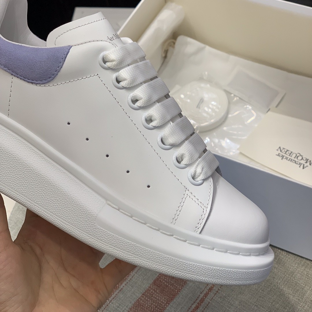 Alexander McQueen MQ Light blue velvet tail Sneakers