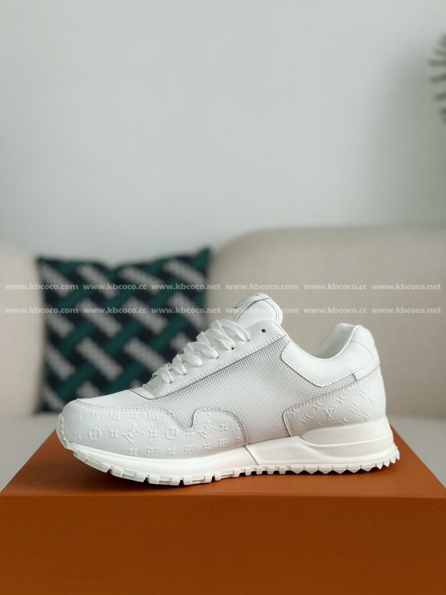 【#5392】 LOUIS VUITTON RUN AWAYCASUAL SHOES