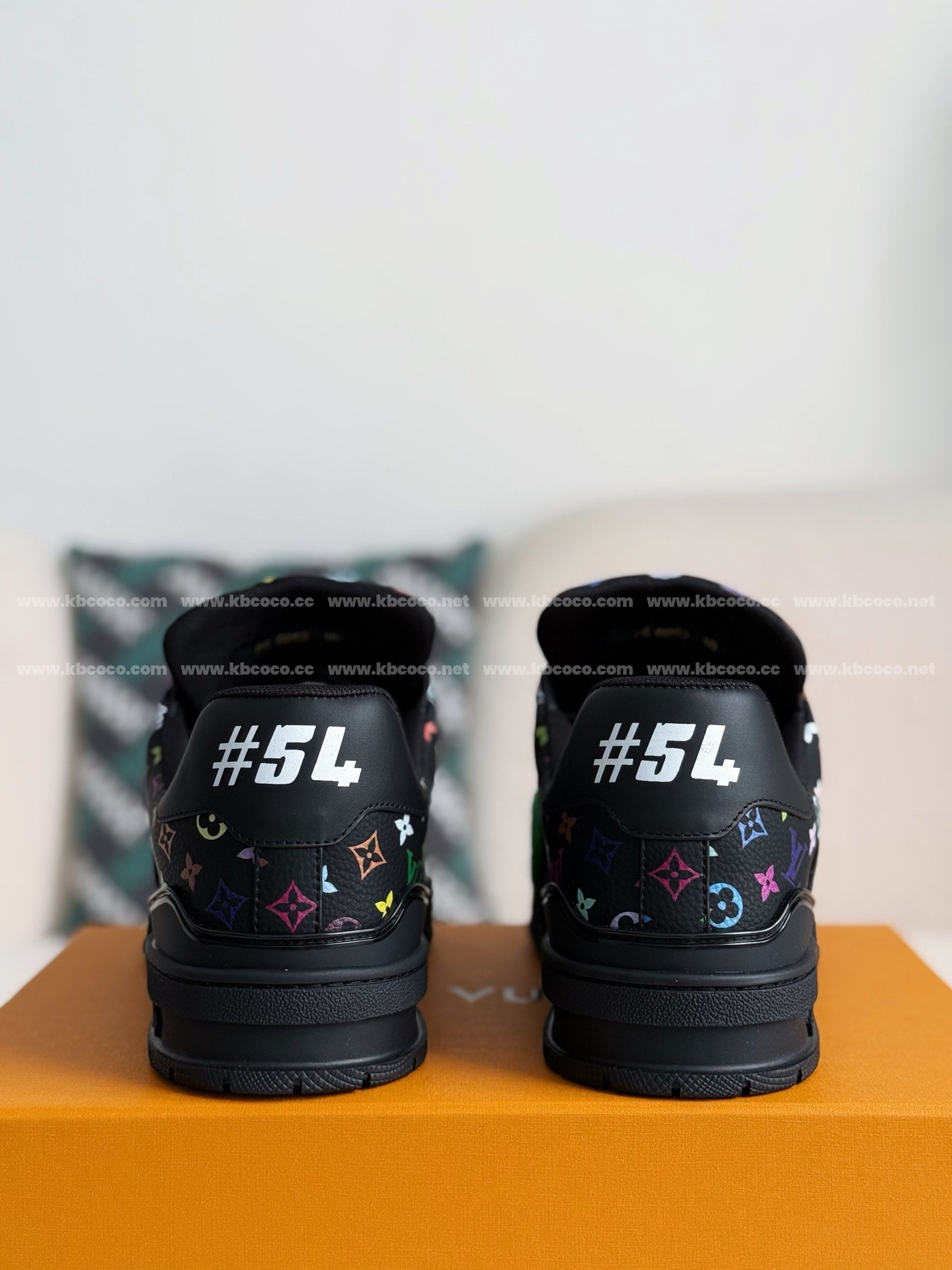 【#4230】 LOUIS VUITTON SNEAKERS