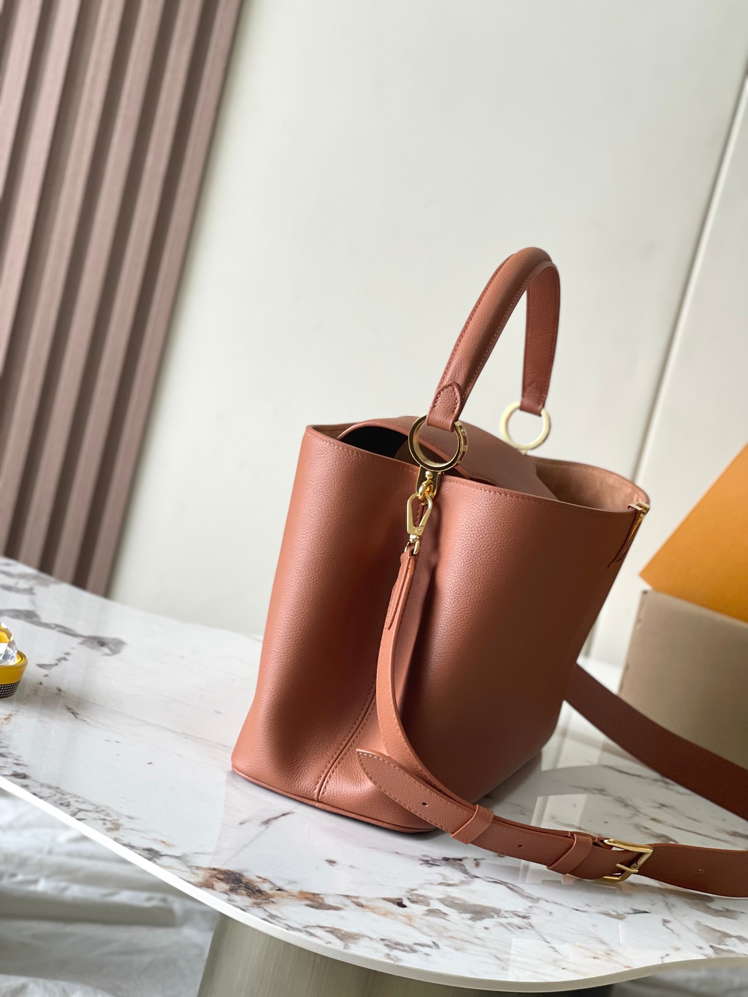 LOUIS VUITTON Capucines GM Handbag/Top Quality M24879