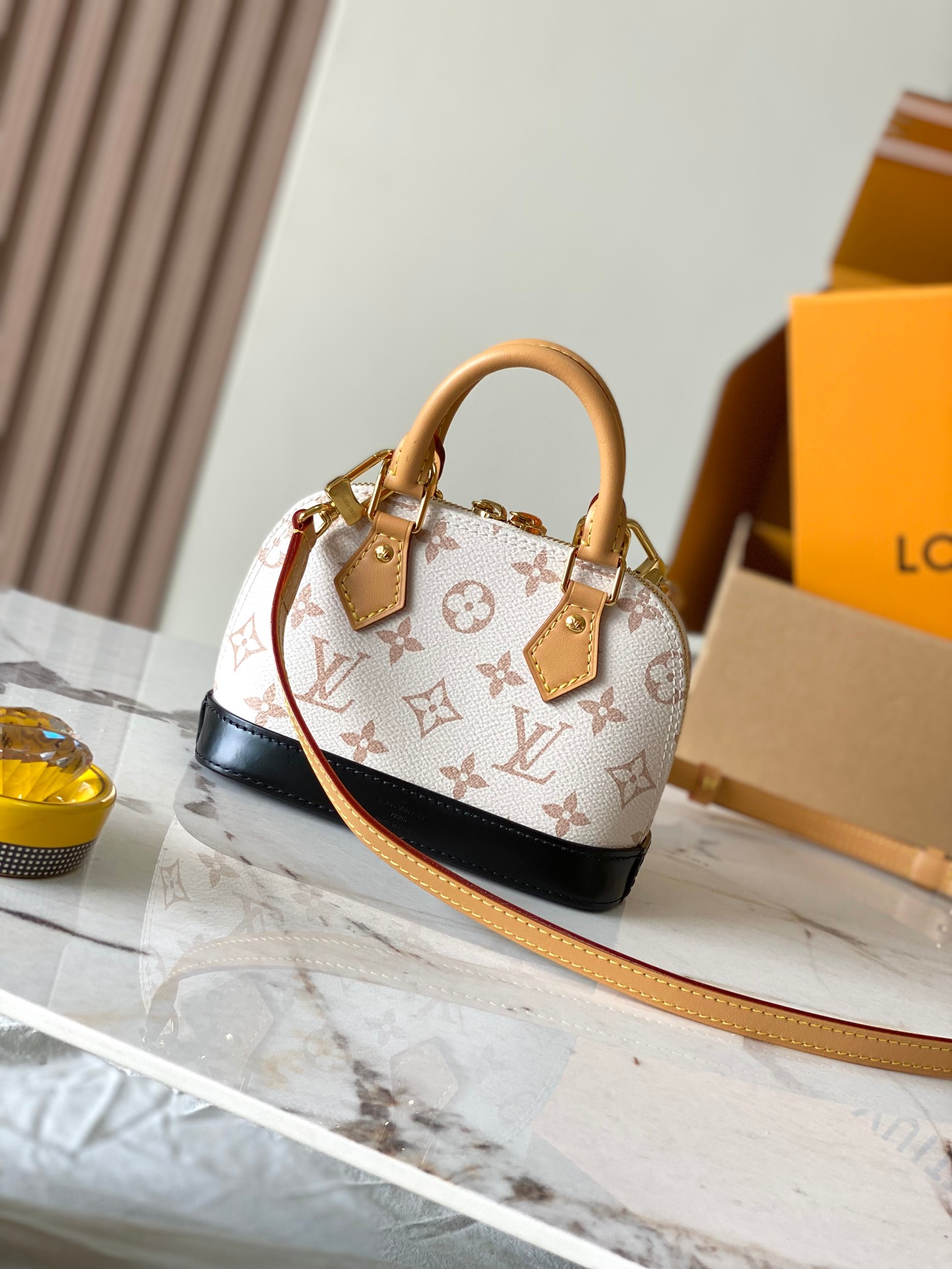 LOUIS VUITTON Alma Handbag/Top Quality M46895