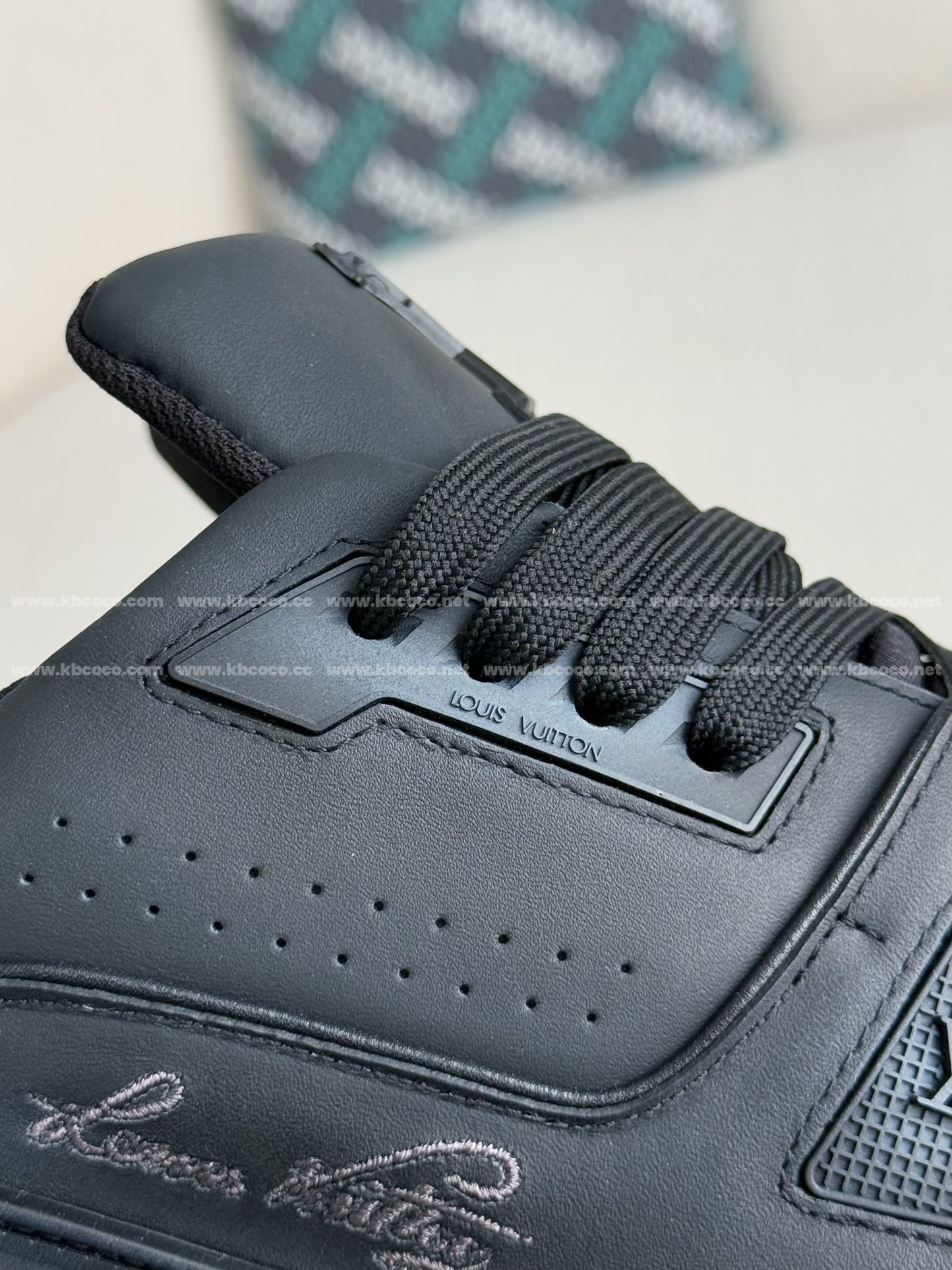 【#4011】 LOUIS VUITTON TRAINER SNEAKERS