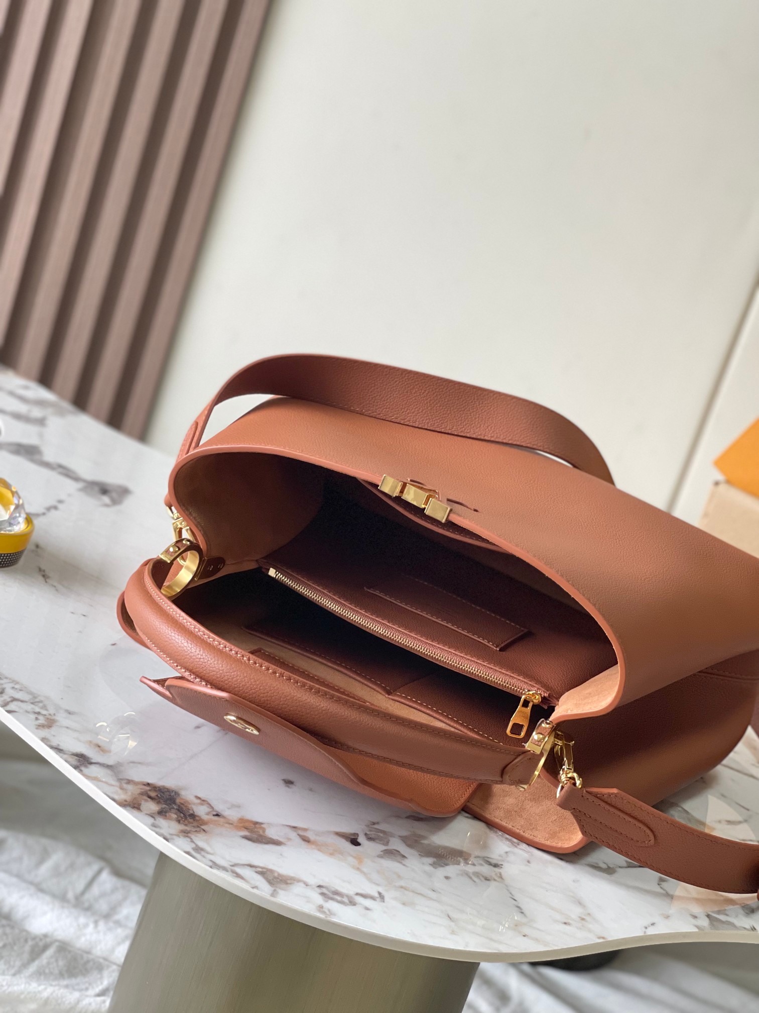 LOUIS VUITTON Capucines GM Handbag/Top Quality M24879