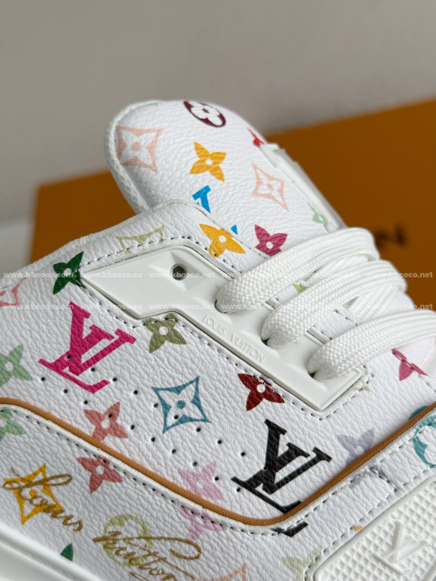 【#4186】 LOUIS VUITTON TRAINER SNEAKERS