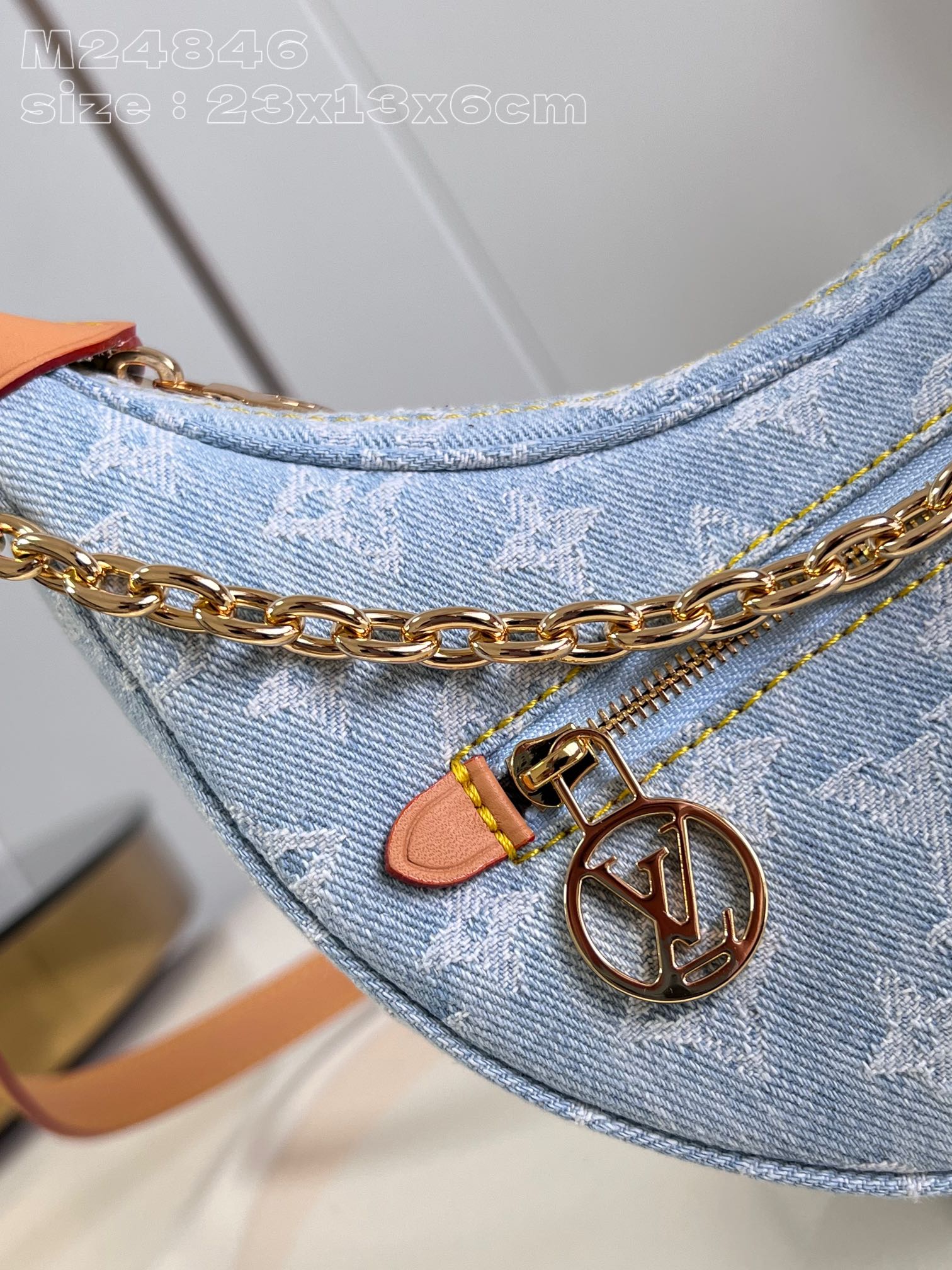 Louis Vuitton Loop shoulder bag M24846，Top quality