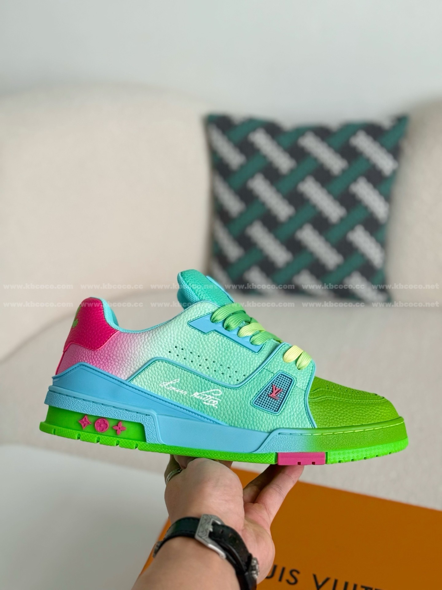 【#5680】 LOUIS VUITTON TRAINER SNEAKERS