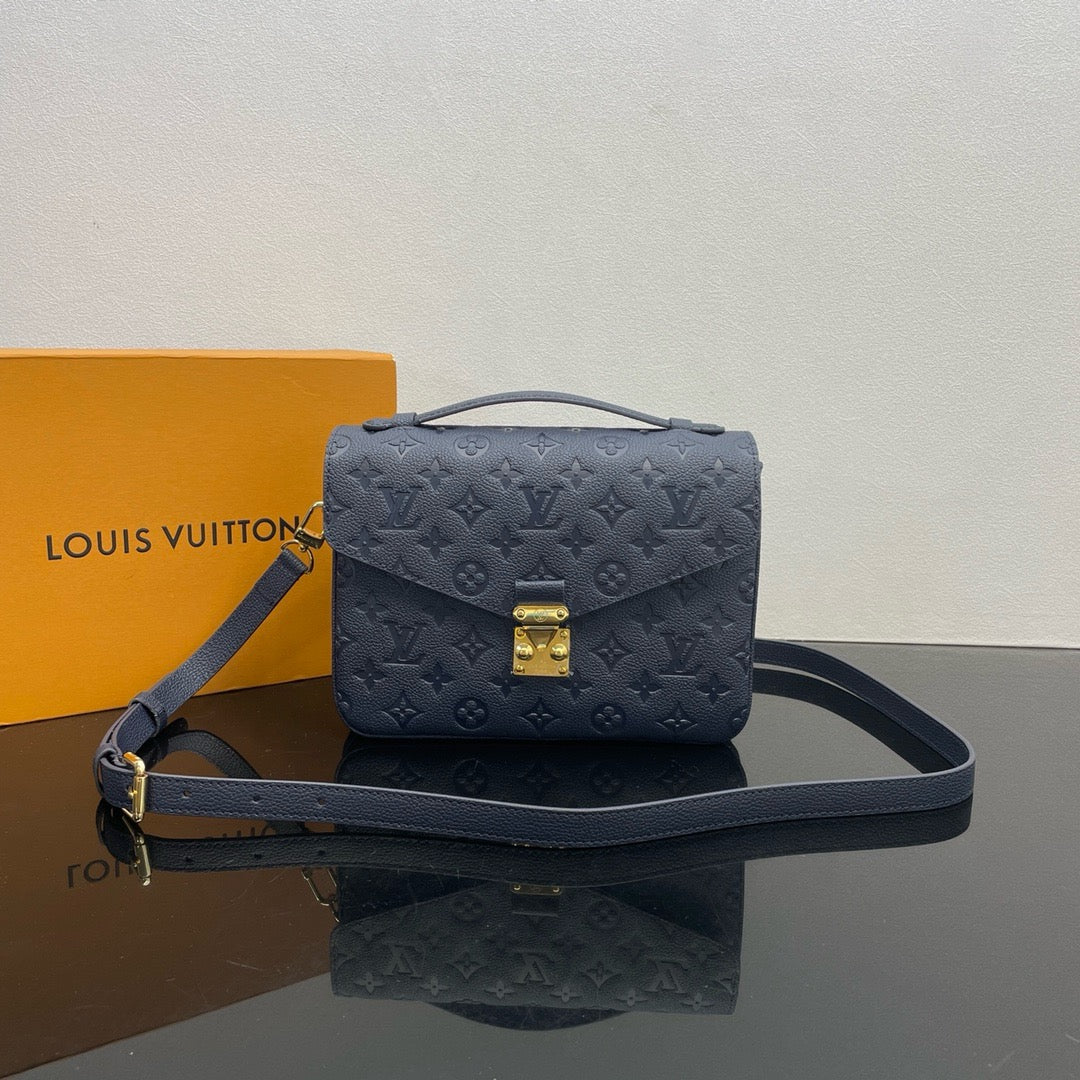 LOUIS VUITTON Pochette Metis Postman bag/top quality M47142