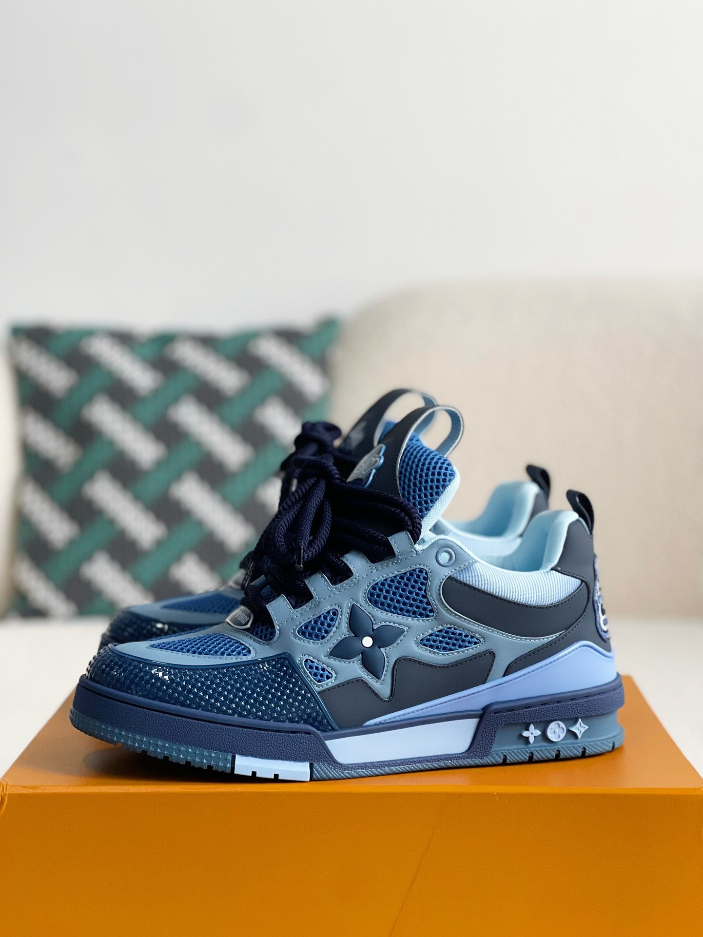 LOUIS VUITTON RUNNER TATIC sneaker