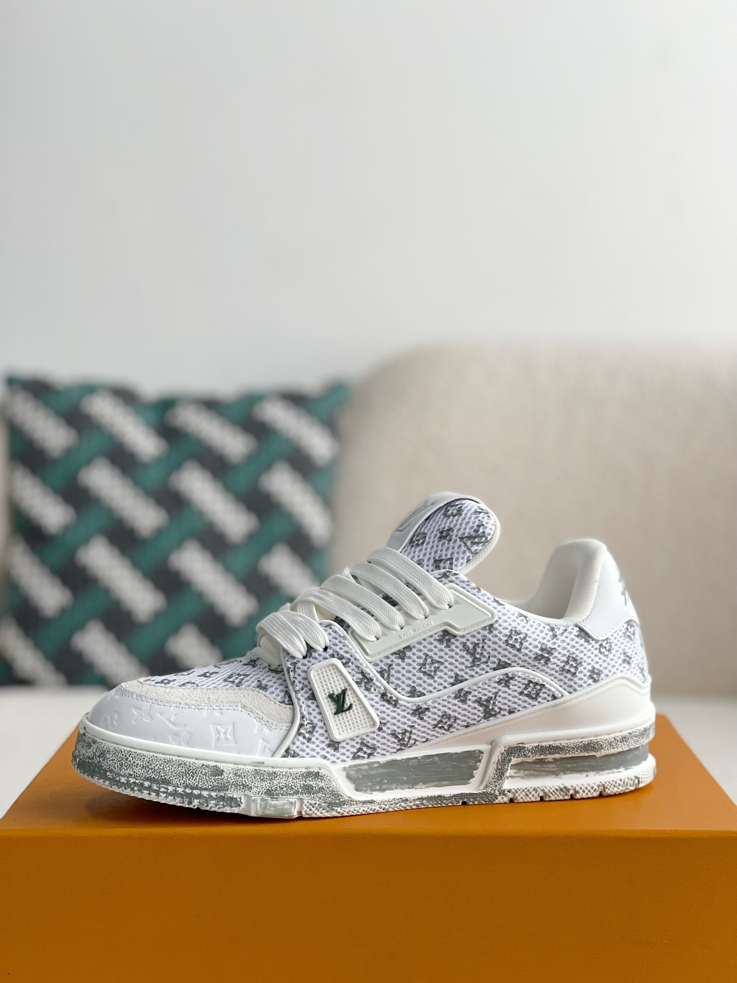 [#3369」 LOUIS VUITTON TRAINER SNEAKERS