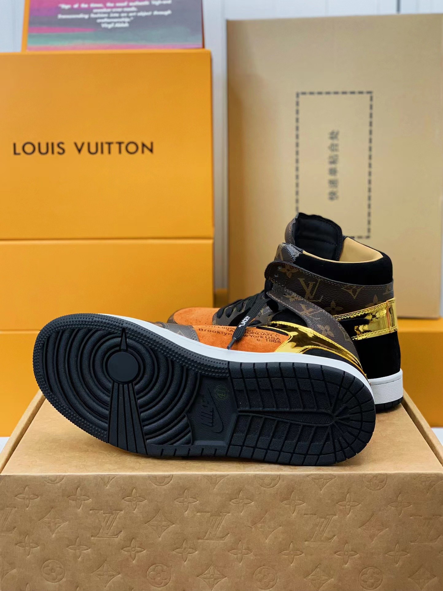 LOUIS VUITTON x NIKE AIR FORCE 1 Sneaker High-tops