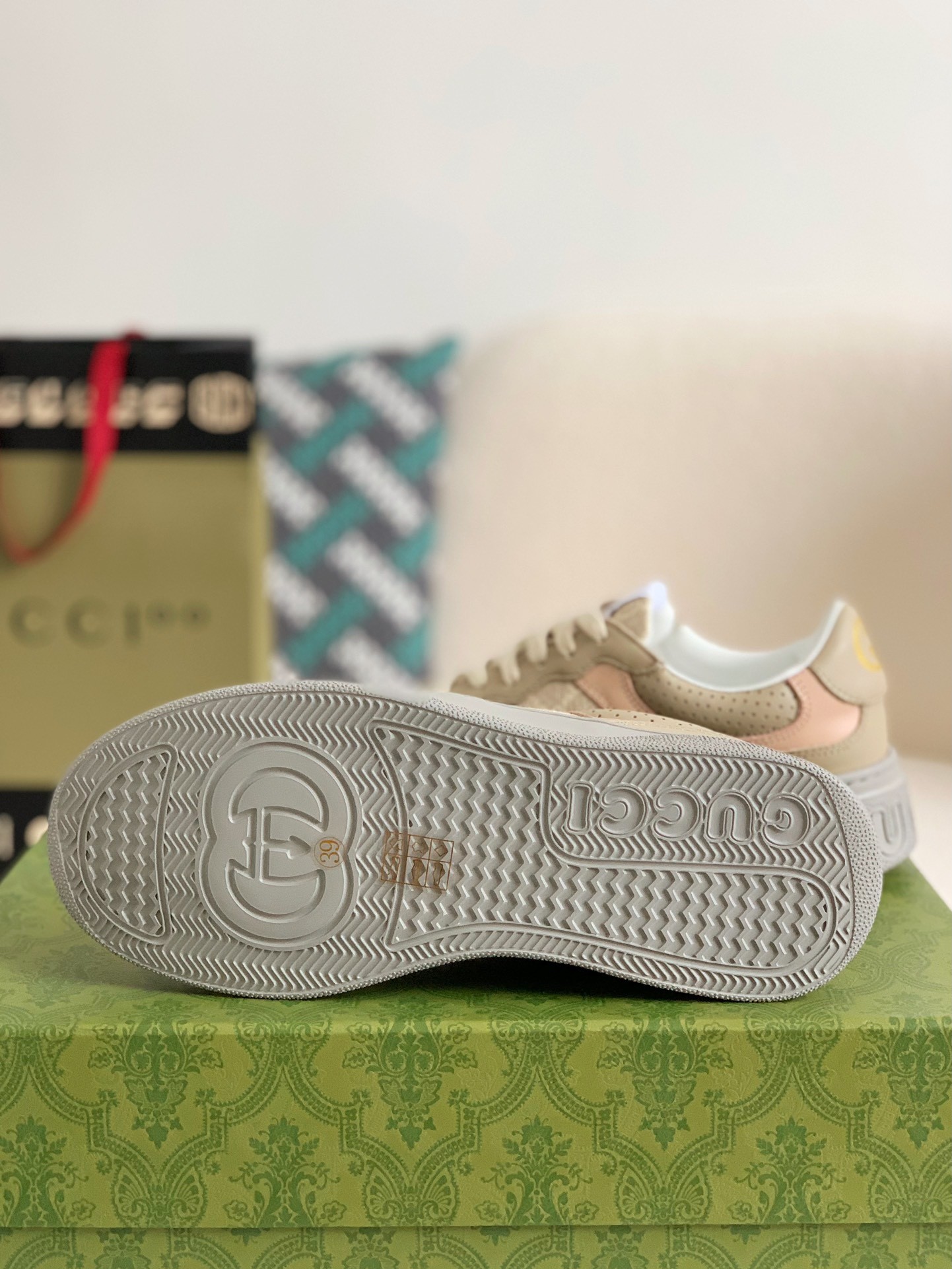 Gucci sneakers Cowhide