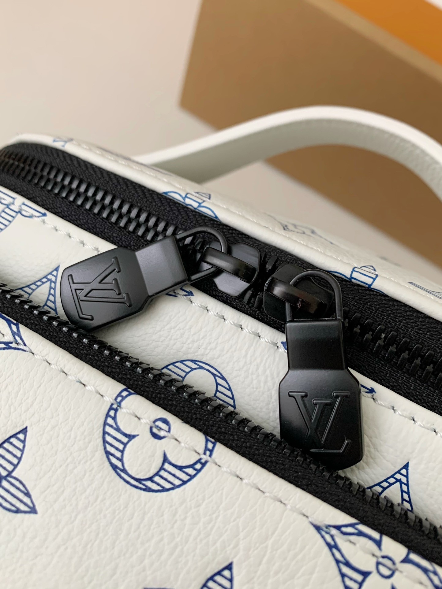 New Louis Vuitton RUSH waist bag M25227