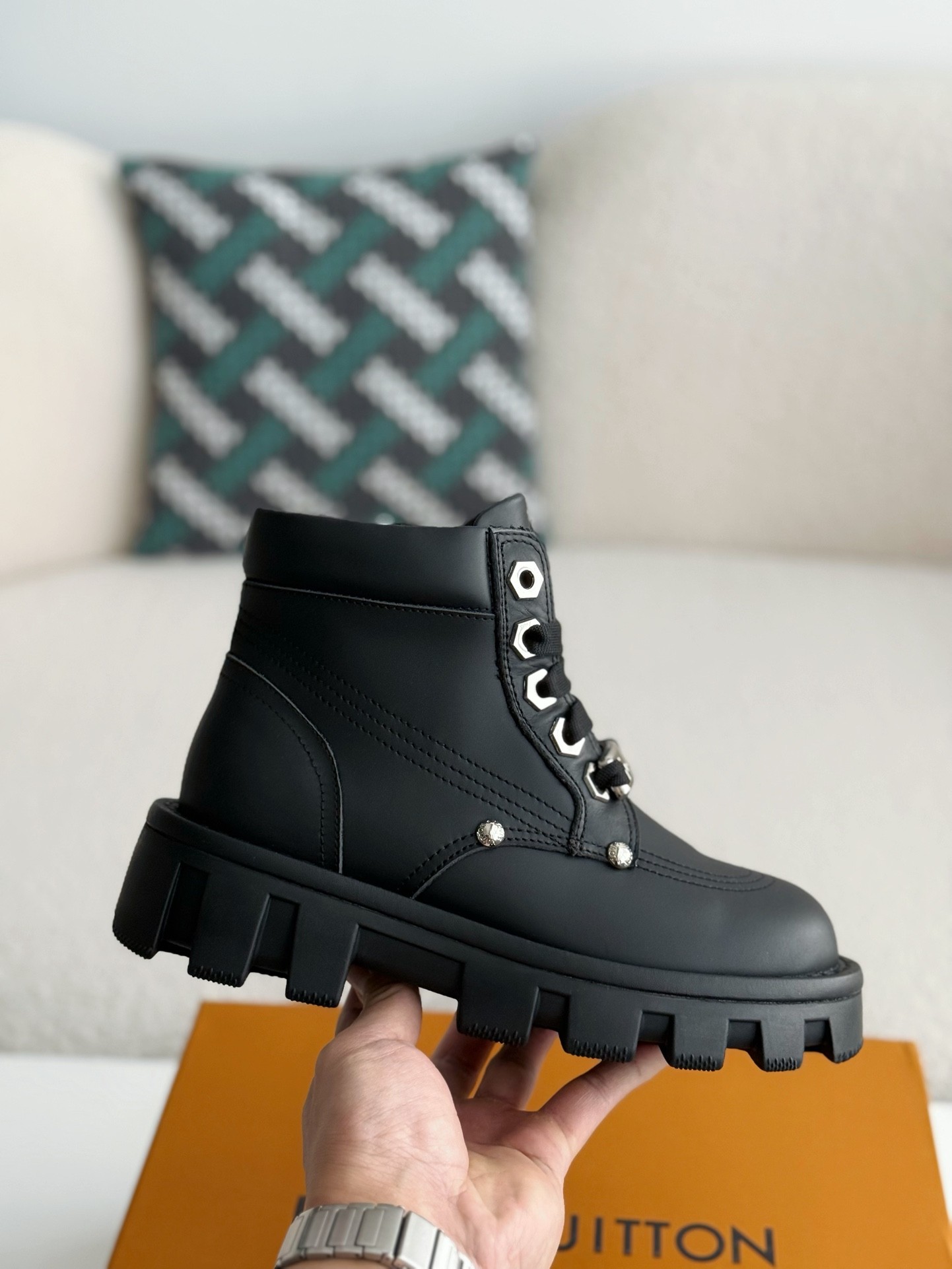 [#3718] LOUIS VUITTON Leather Round toe lace-up boots