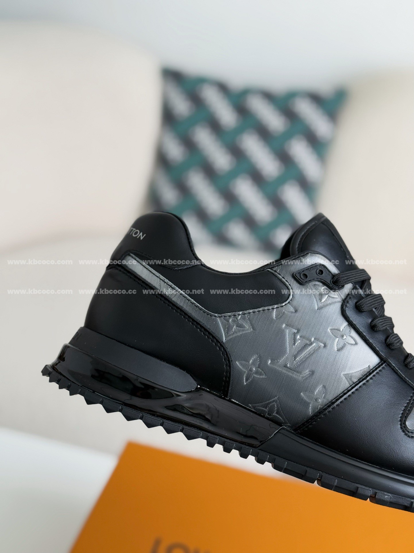 【#3978】 LOUIS VUITTON RUN AWAYCasual Shoes