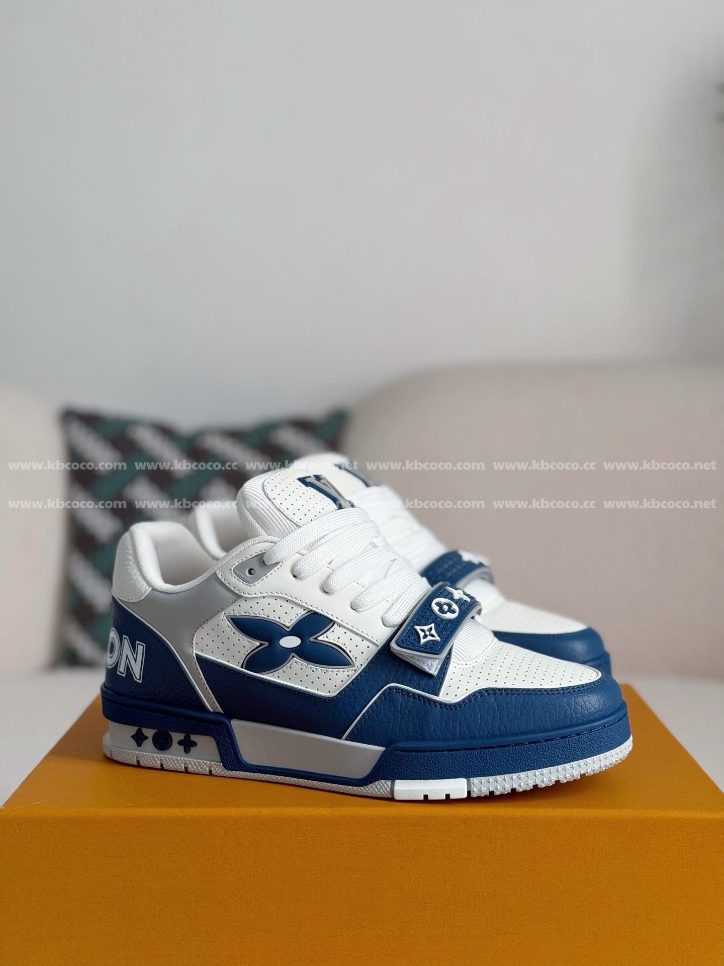 【#4674】 LOUIS VUITTON TRAINER SNEAKERS