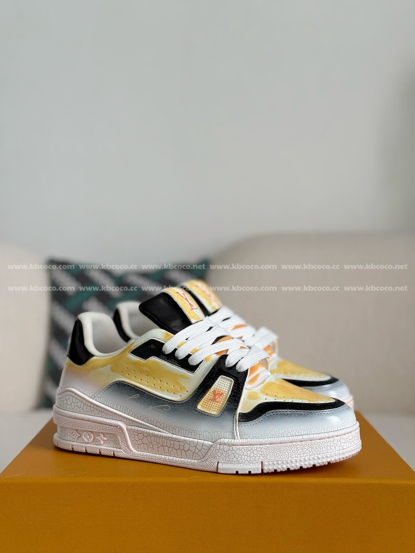 【#4493】 LOUIS VUITTON TRAINER SNEAKERS