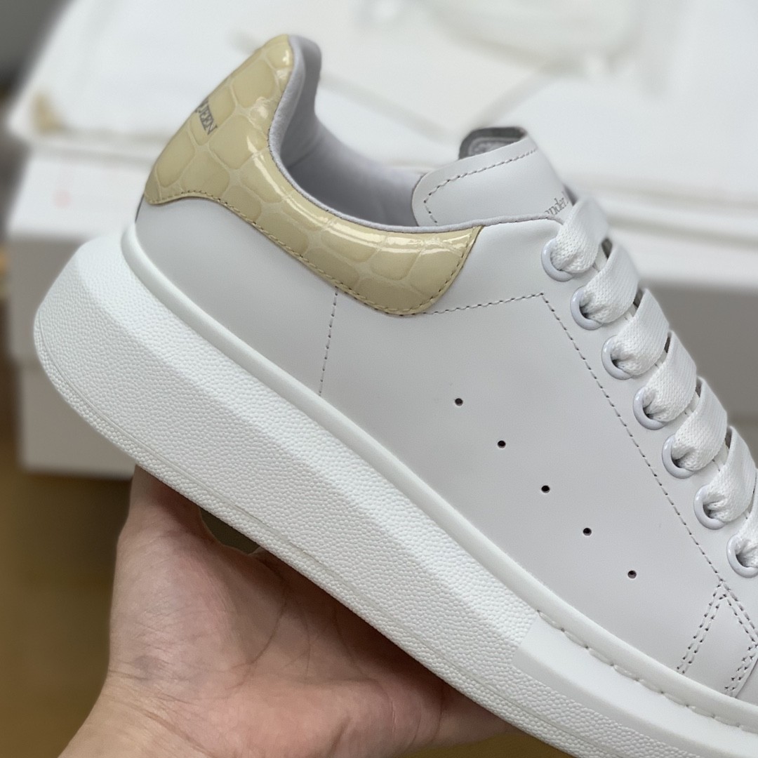 Alexander McQueen MQ Apricot beadStone grain tail Sneakers