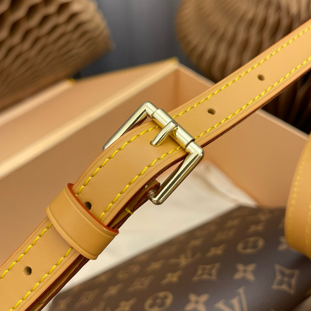 LOUIS VUITTON Musette Tango M51257