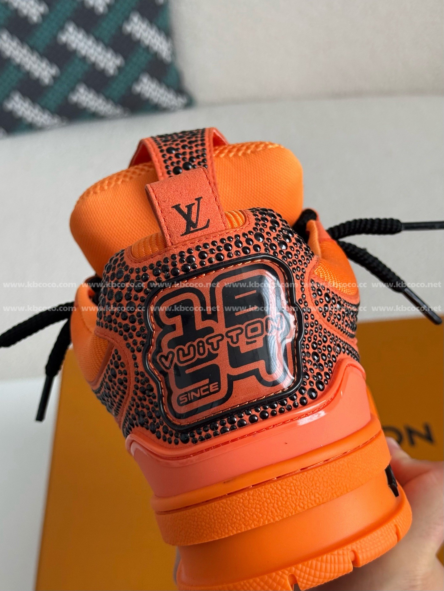 【#5073】 LOUIS VUITTON RUNNER TATIC SNEAKERS