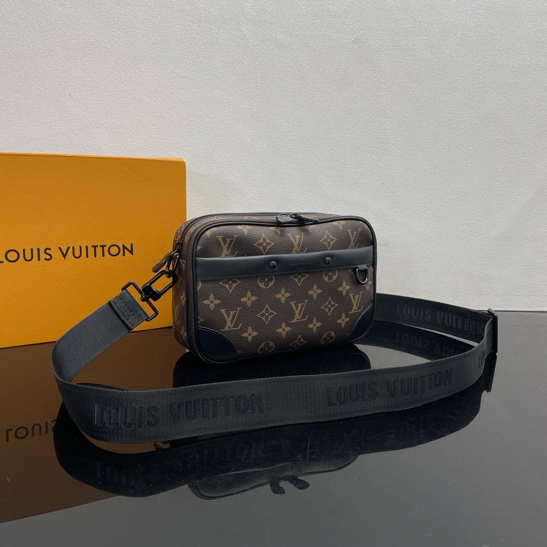 LOUIS VUITTON Alpha Crossbody bag/top quality M46955