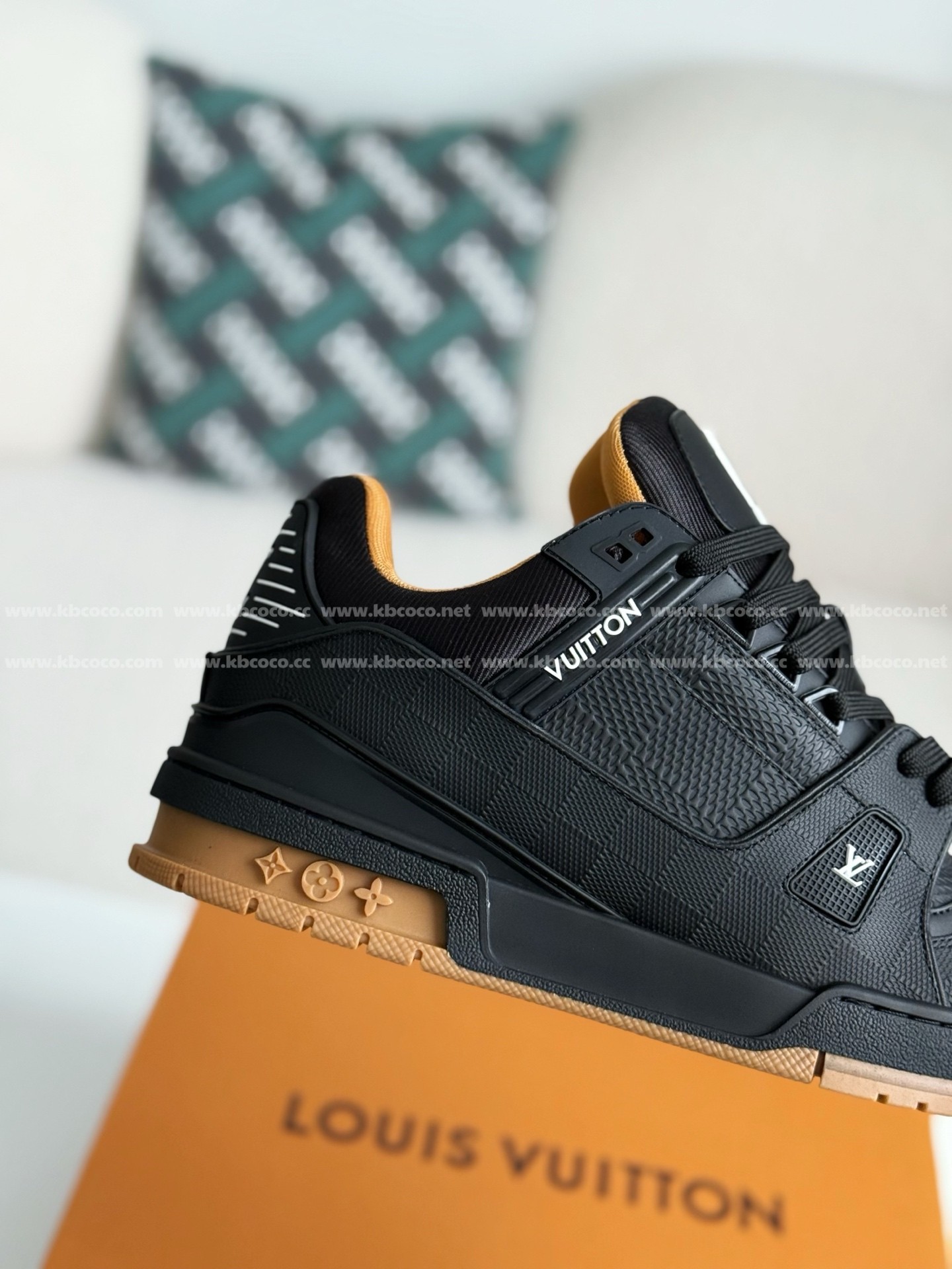 【#5441】 LOUIS VUITTON TRAINER SNEAKERS