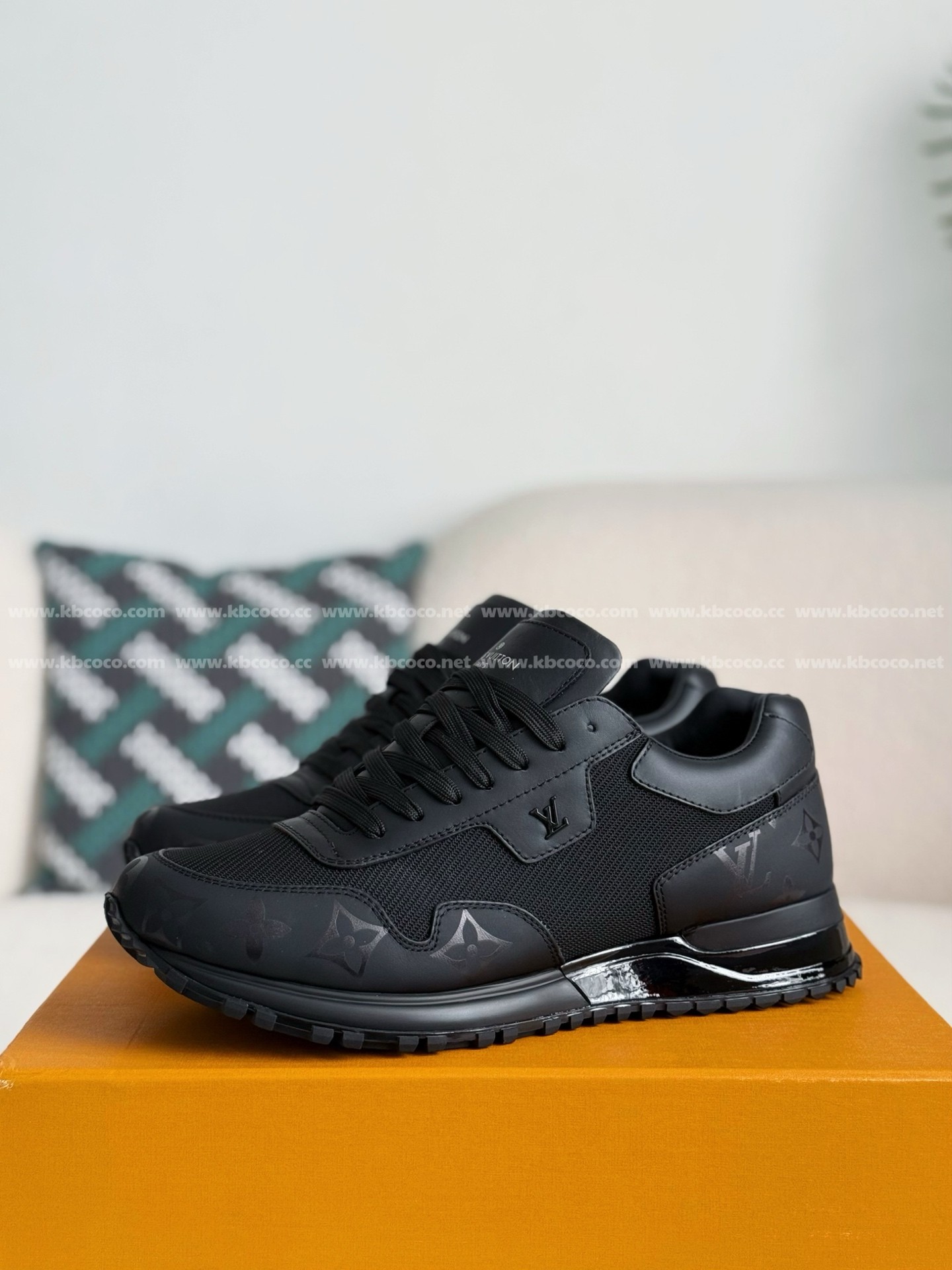 【#4677】 LOUIS VUITTON RUN AWAYCASUAL SHOES
