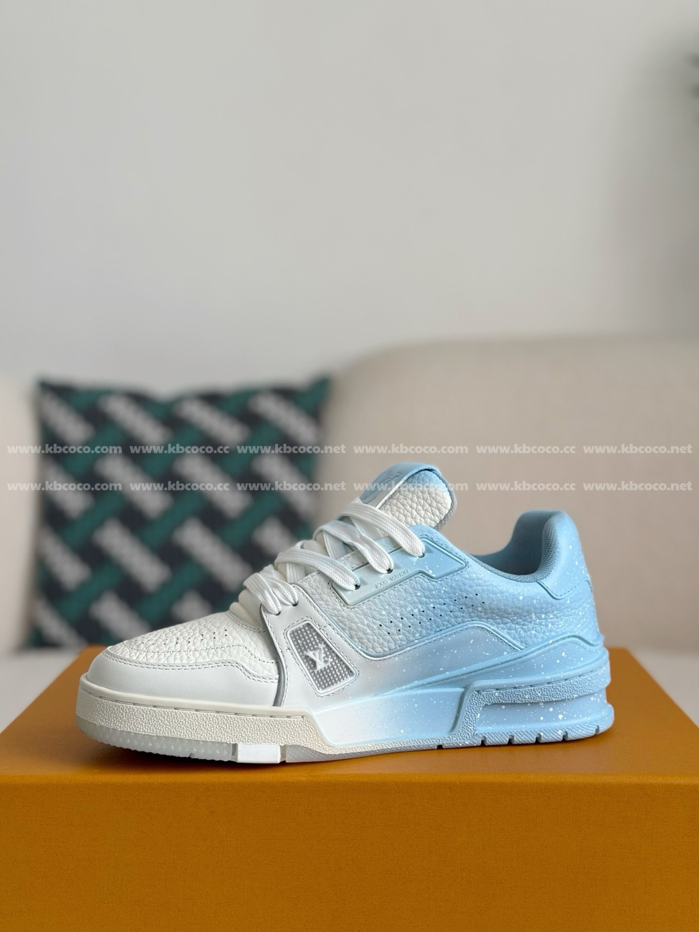 【#5198】 LOUIS VUITTON TRAINER SNEAKERS