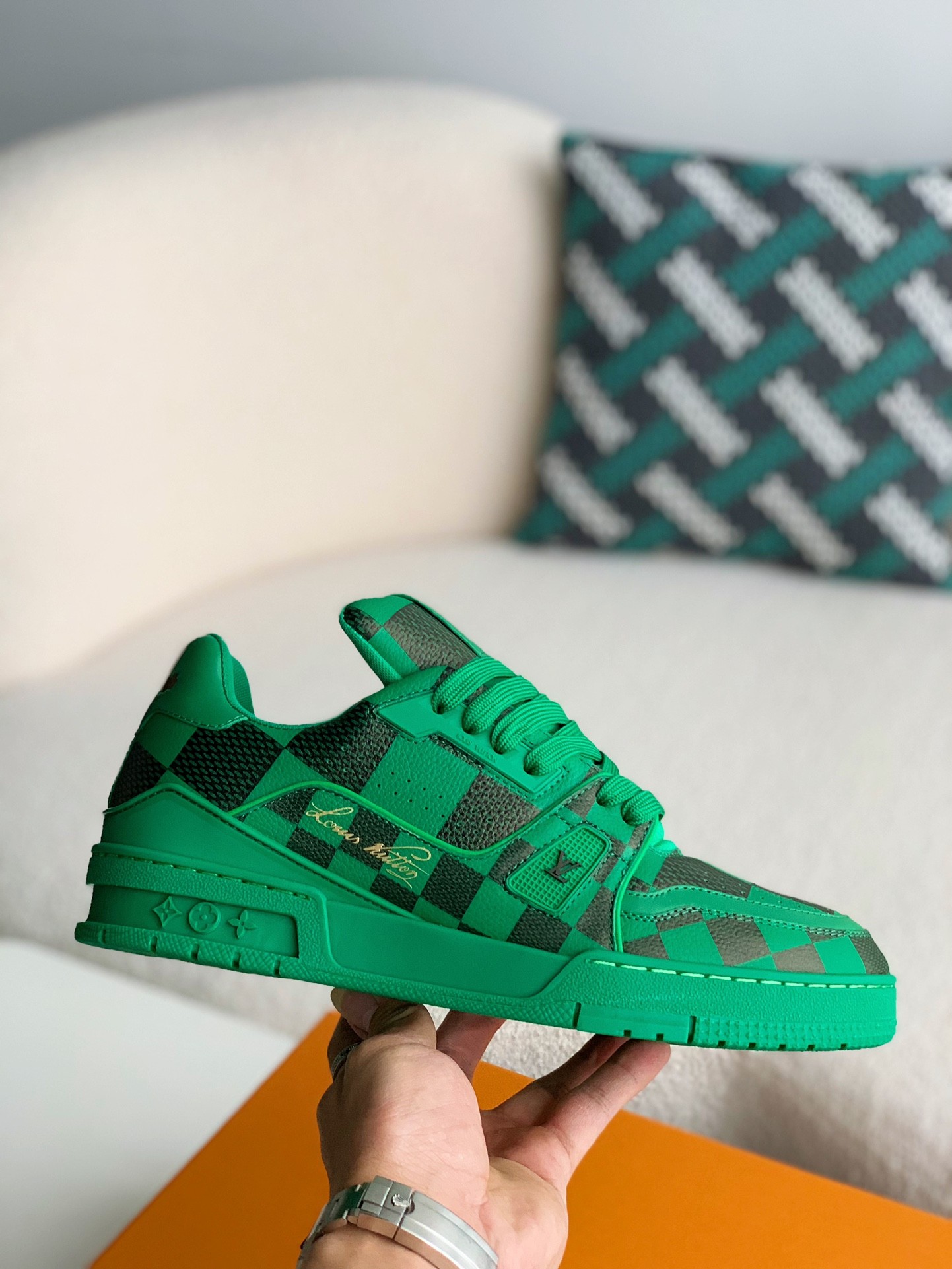 LOUIS VUITTON SNEAKERS