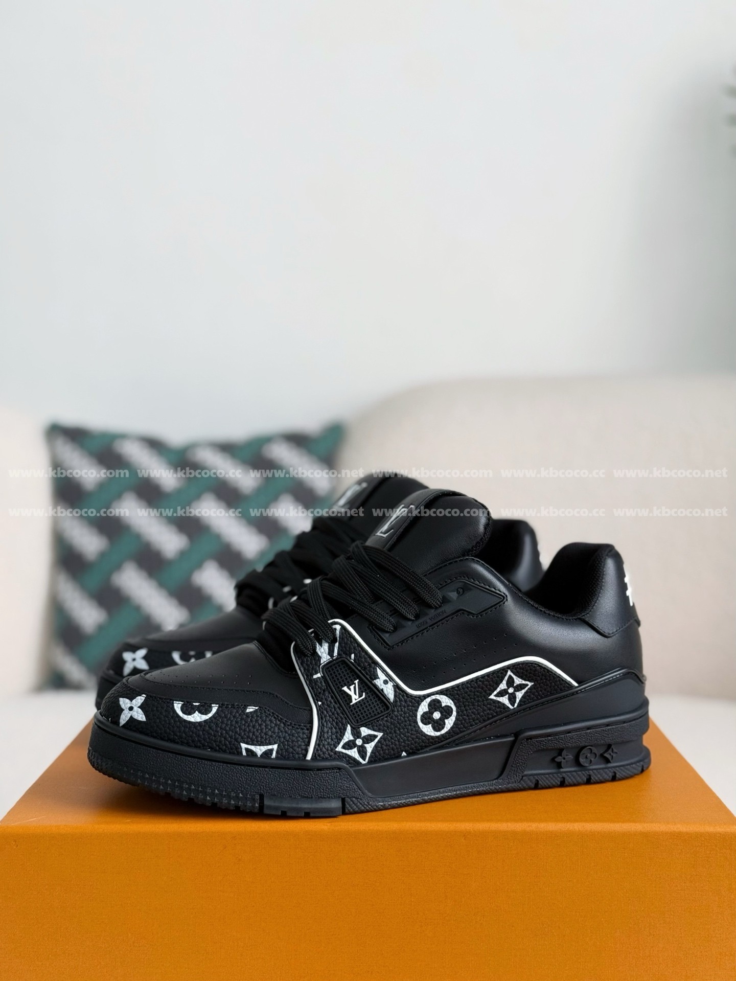 【#4639】 LOUIS VUITTON TRAINER SNEAKERS