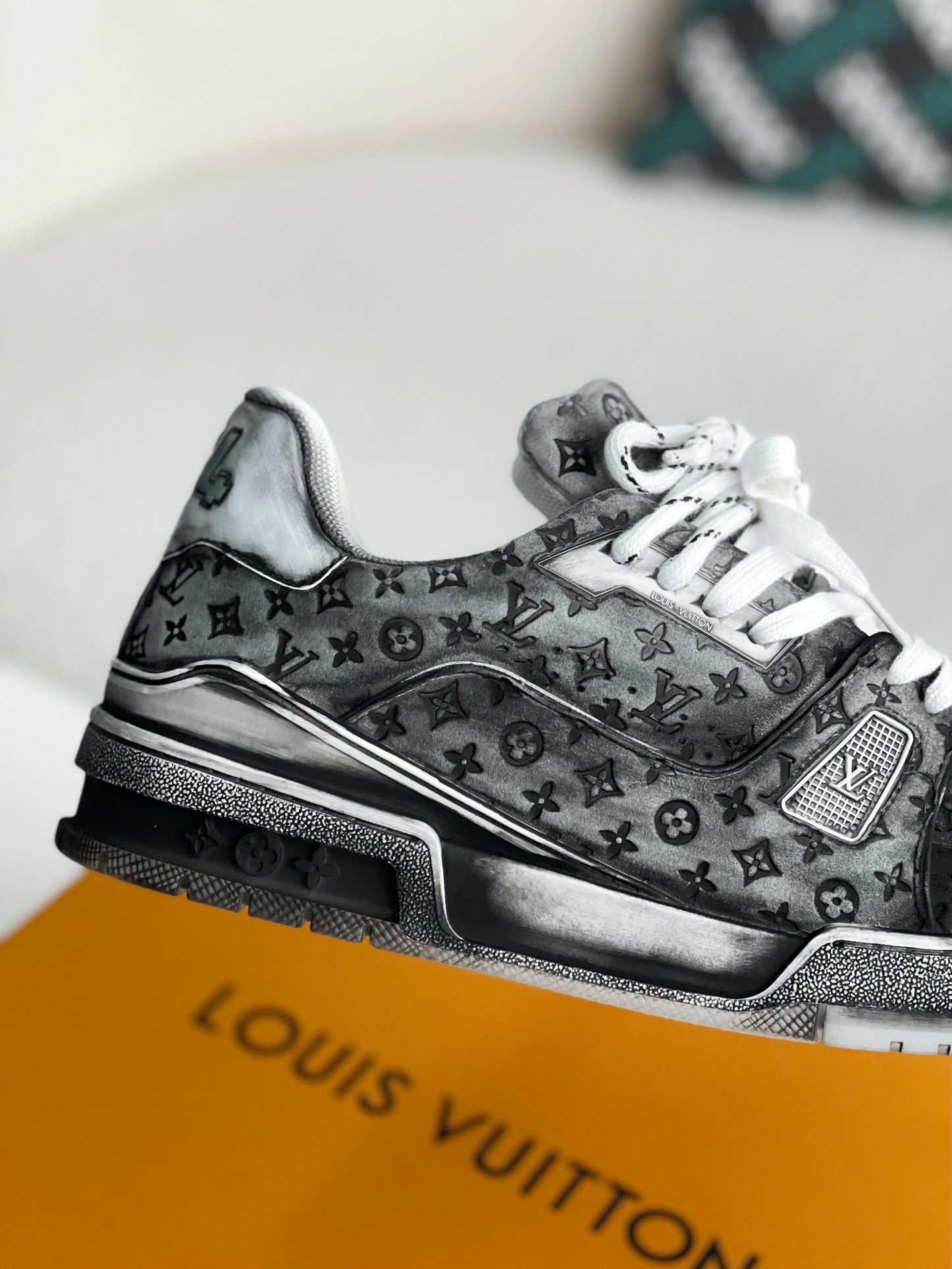 [#3567」 LOUIS VUITTON TRAINER SNEAKERS