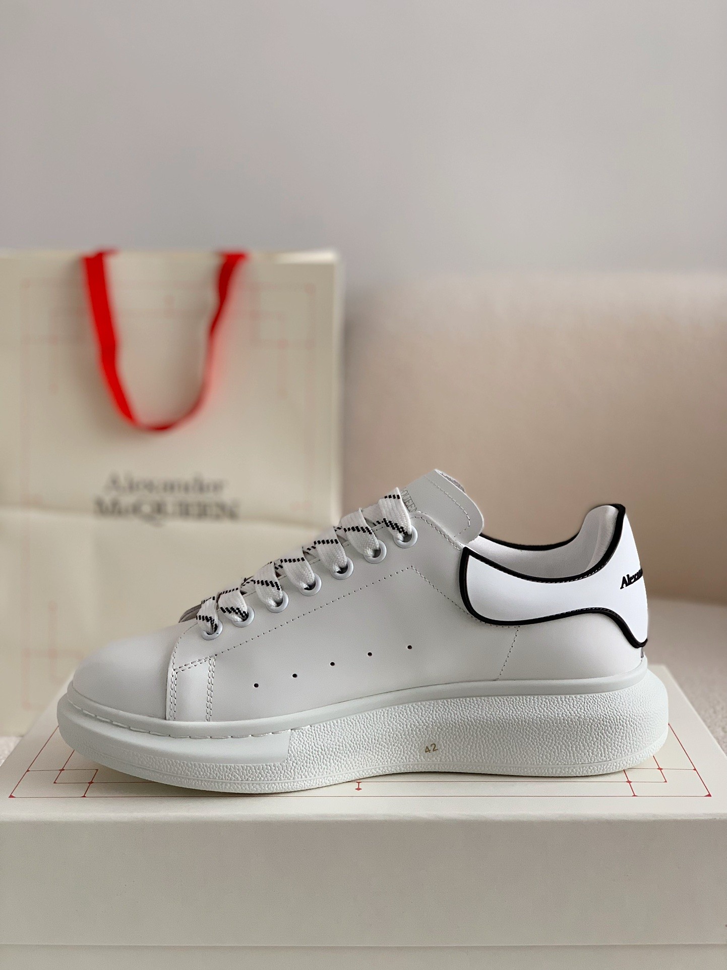Alexander McQueen MQ white film tailSneakers