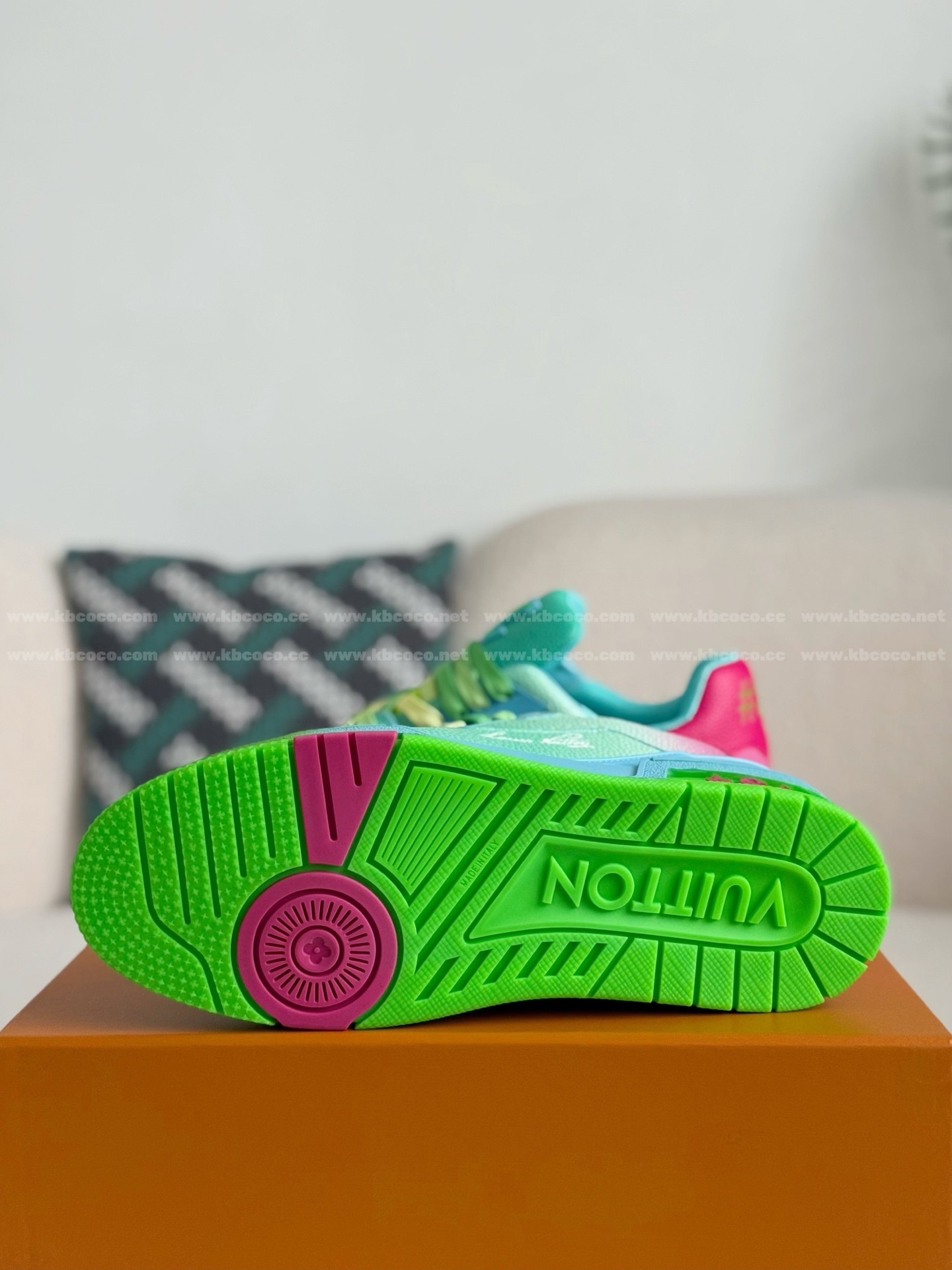 【#5680】 LOUIS VUITTON TRAINER SNEAKERS