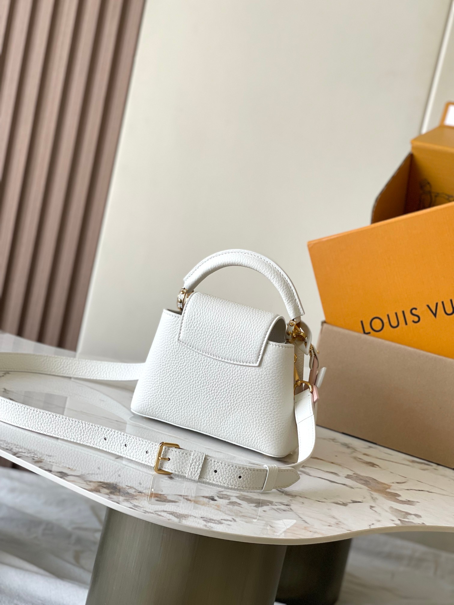 LOUIS VUITTON Capucines Mini Handbag/Top Quality M21416