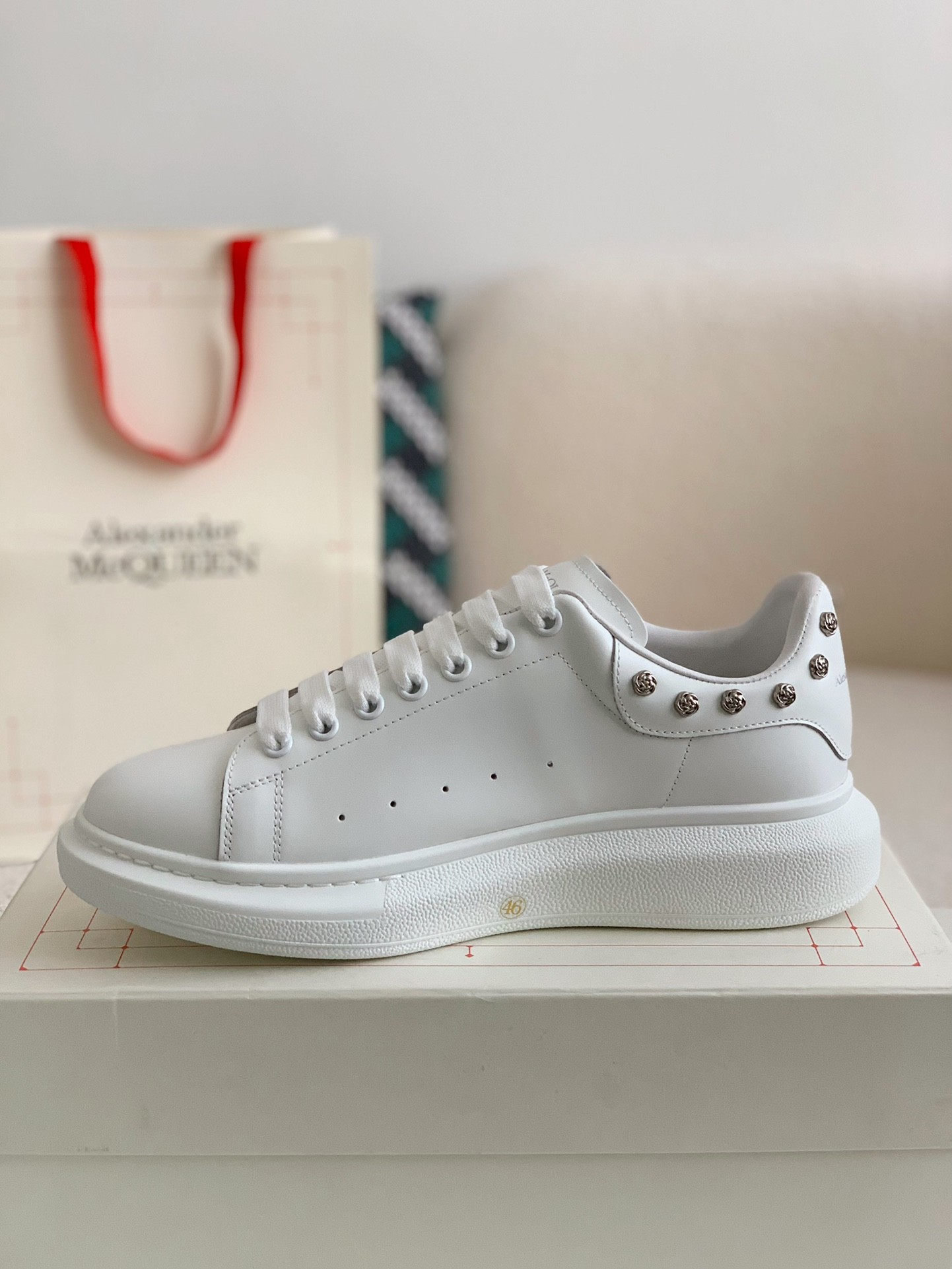 Alexander McQueen MQ White Rose nail tail Sneakers