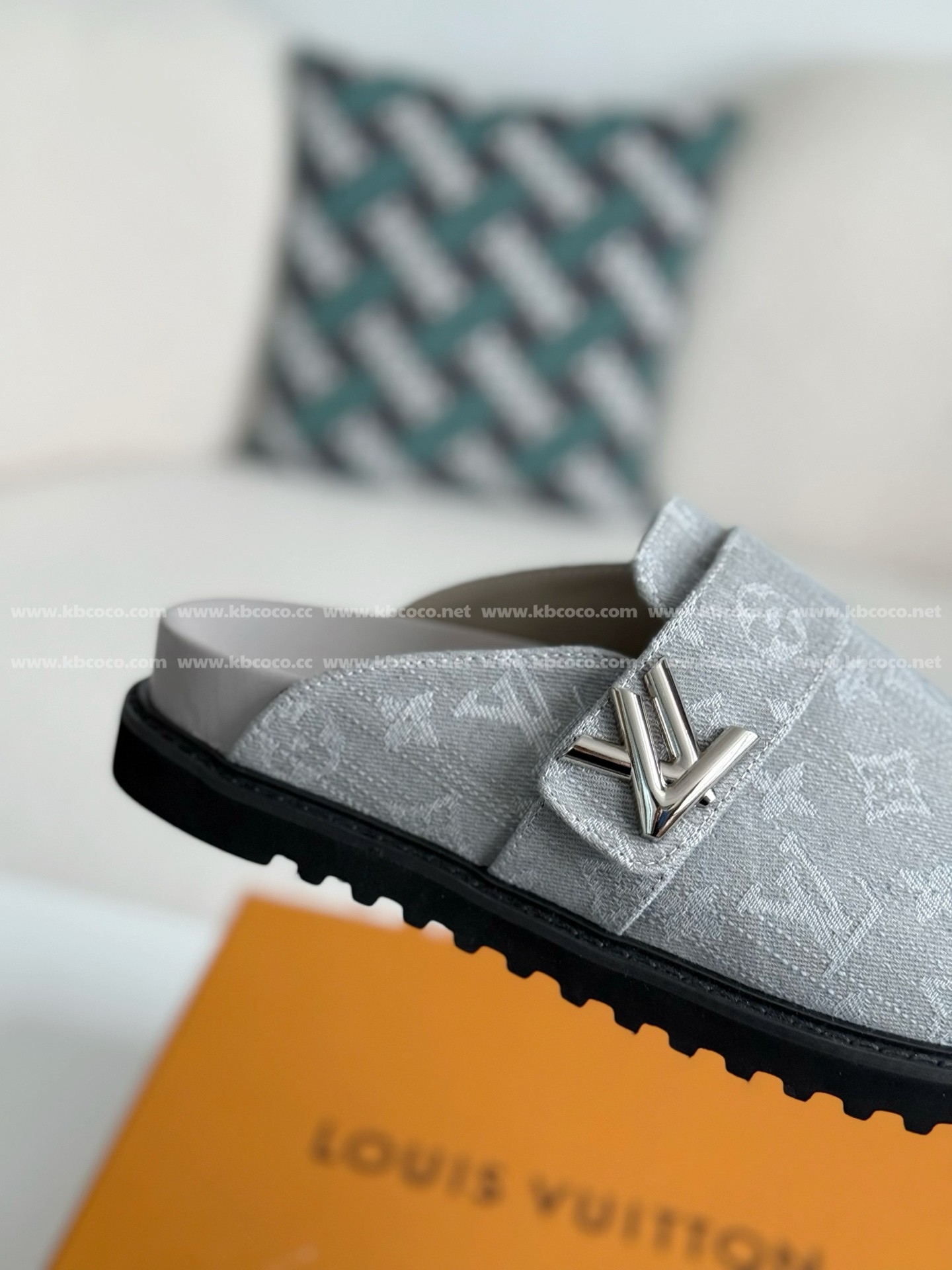 【#5225】 LOUIS VUITTON SANDALS