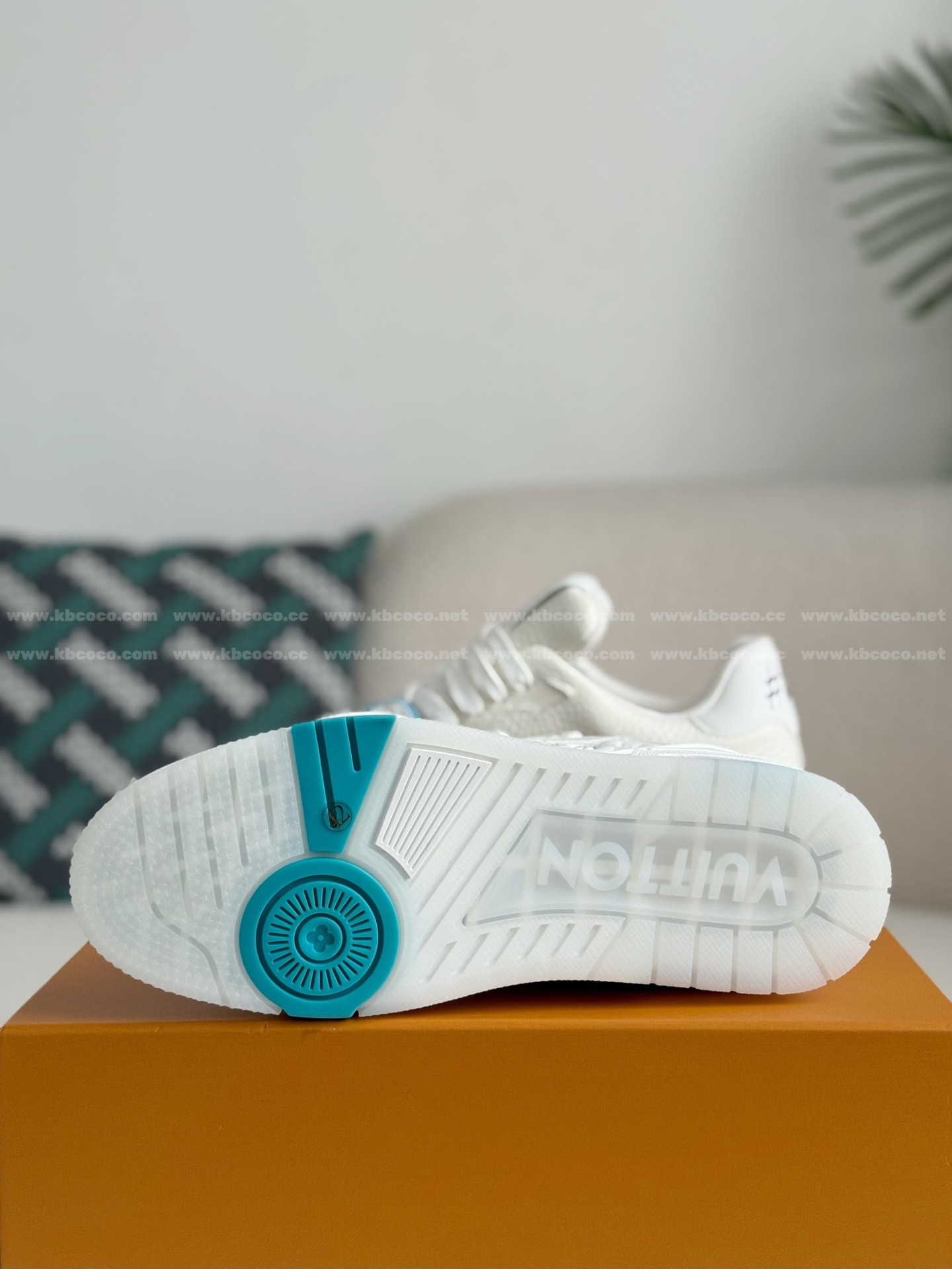 【#5804】 LOUIS VUITTON TRAINER SNEAKERS