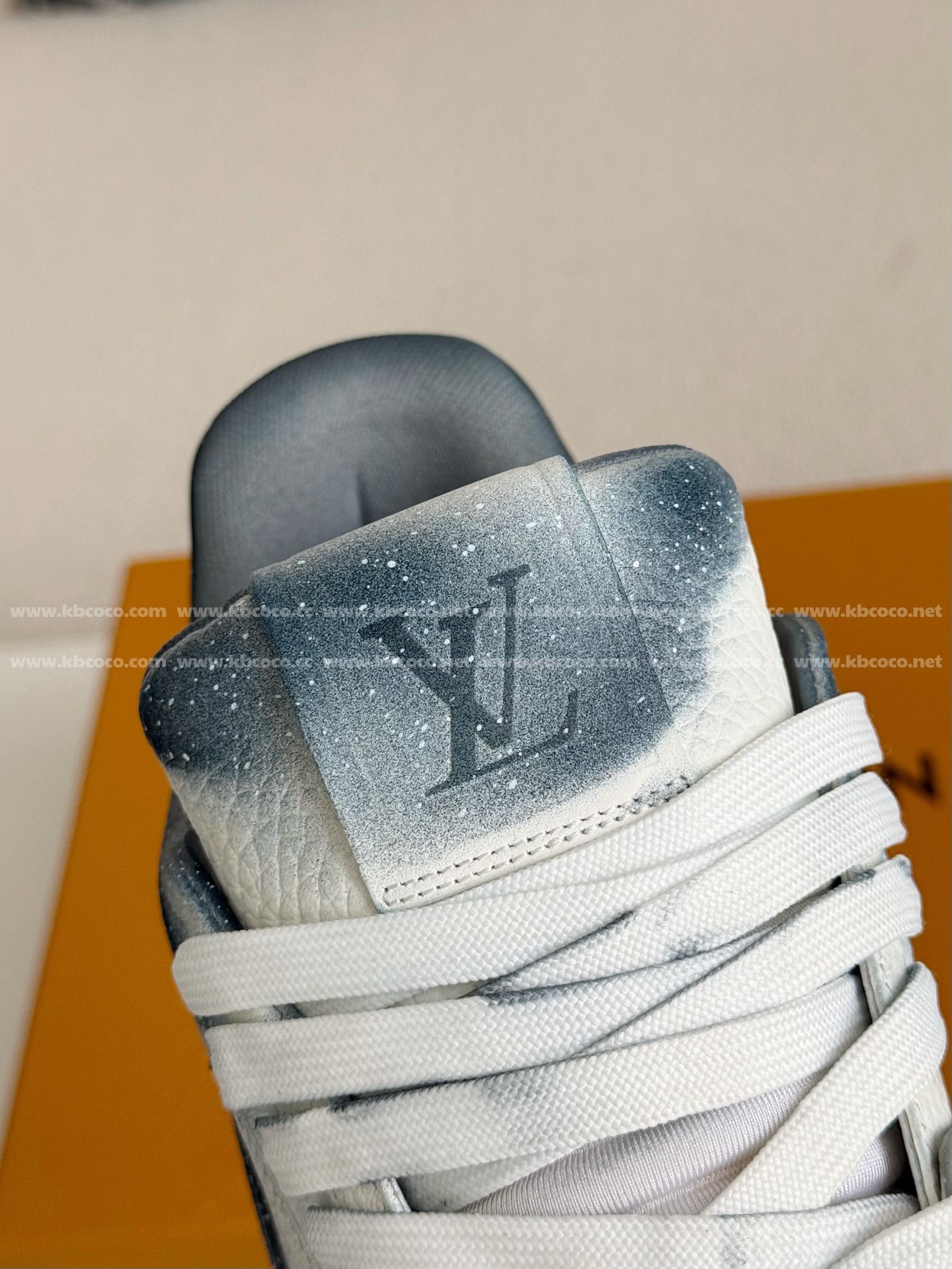 【#4432】 LOUIS VUITTON TRAINER SNEAKERS