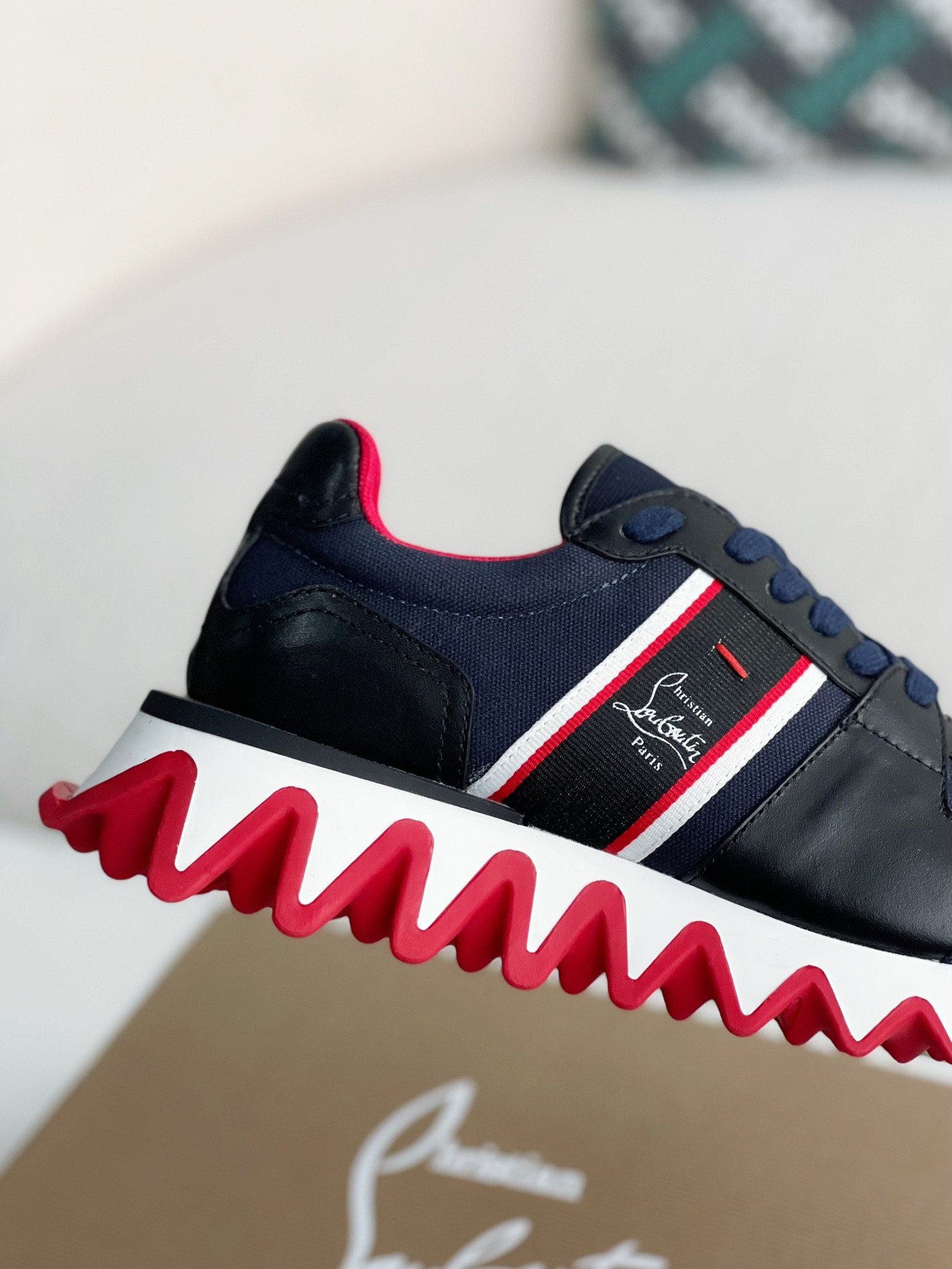 【#3015】 Christian Louboutin Sneakers