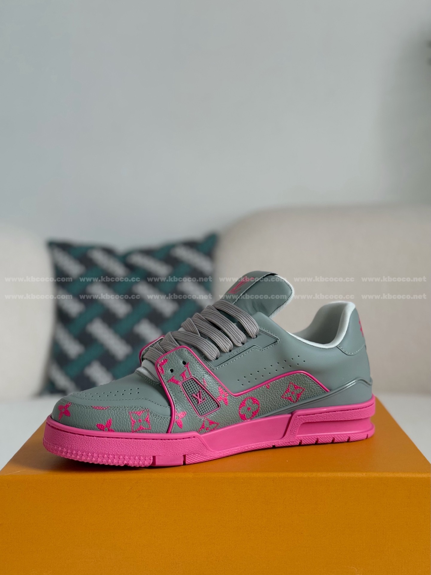 【#5779】 LOUIS VUITTON TRAINER SNEAKERS