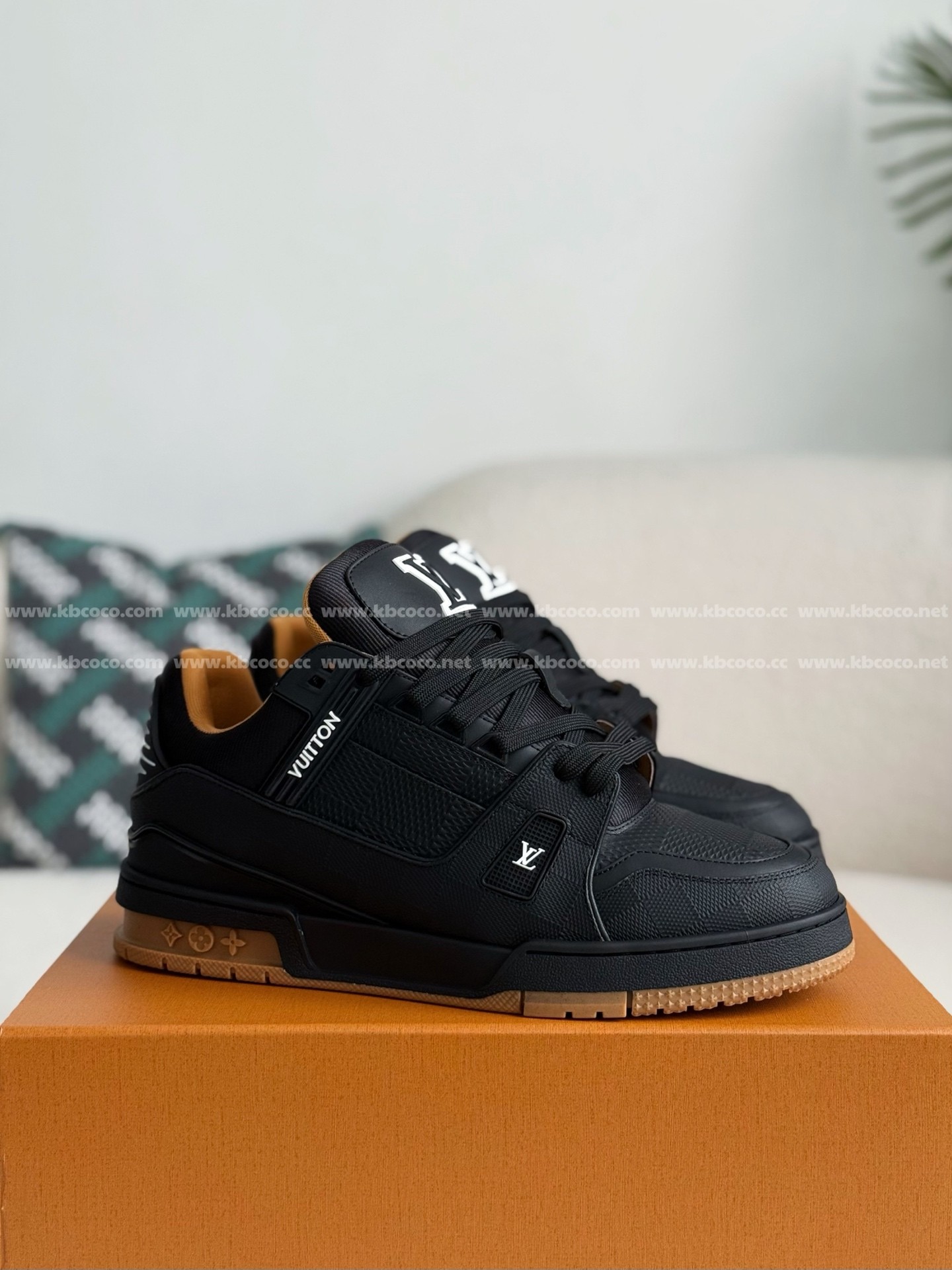 【#5441】 LOUIS VUITTON TRAINER SNEAKERS