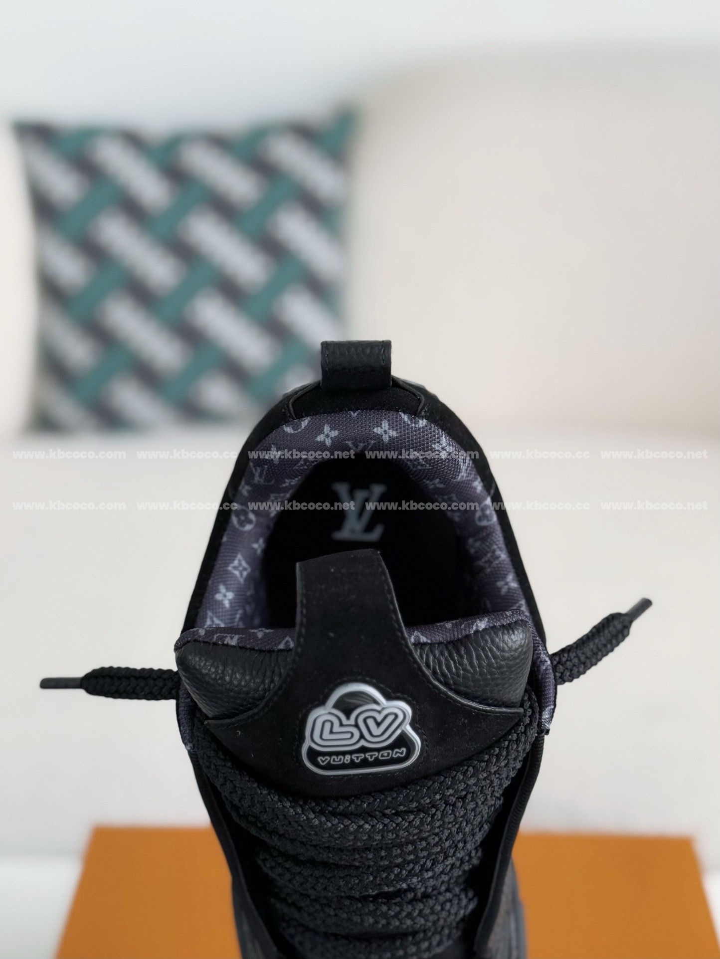 【#4015】 LOUIS VUITTON SKATE LOW-TOP SNEAKERS