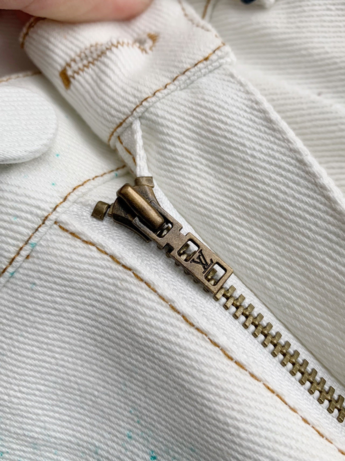 Louis Vuitton Costumes