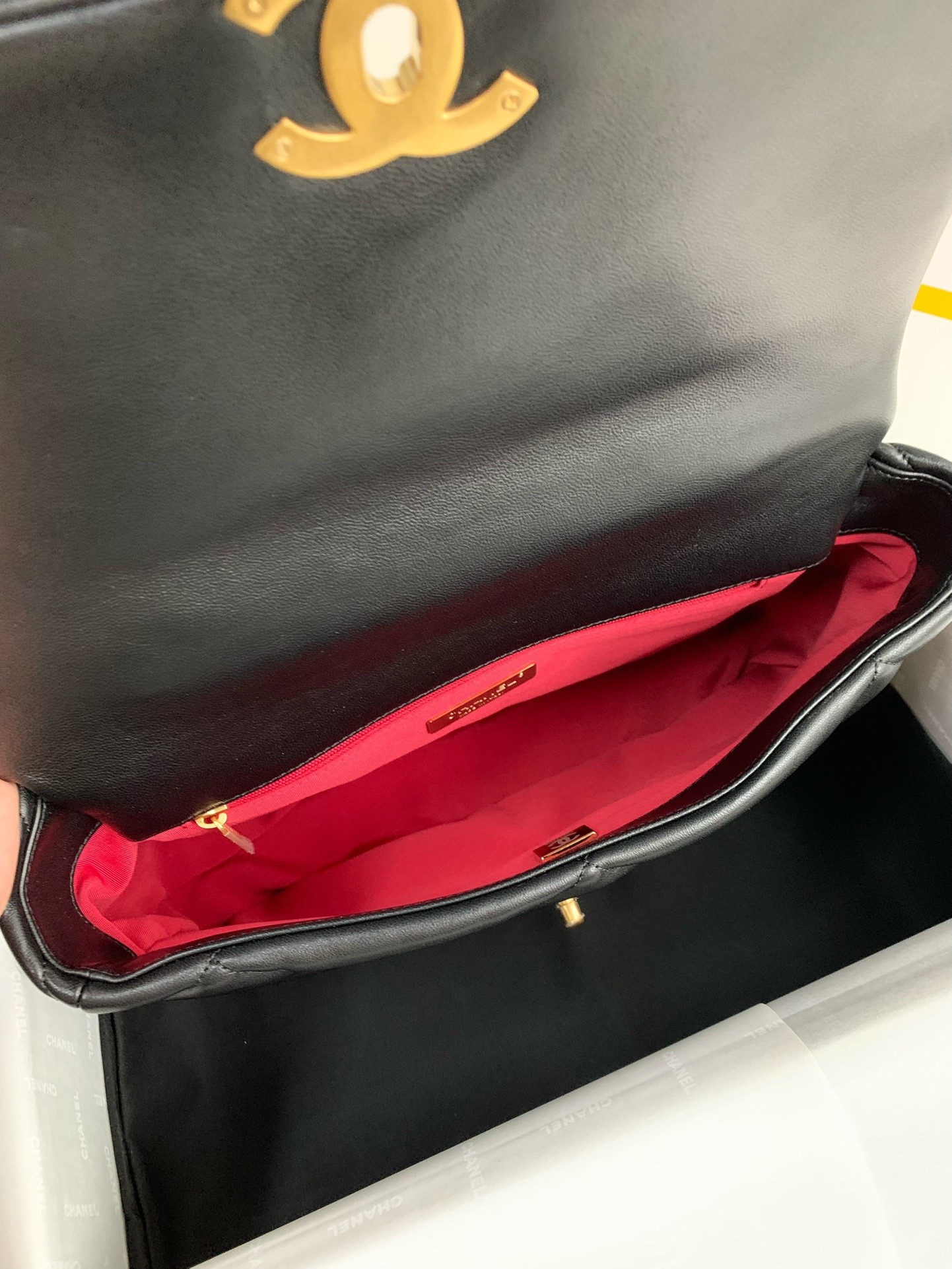 Chanel handbag AS11611