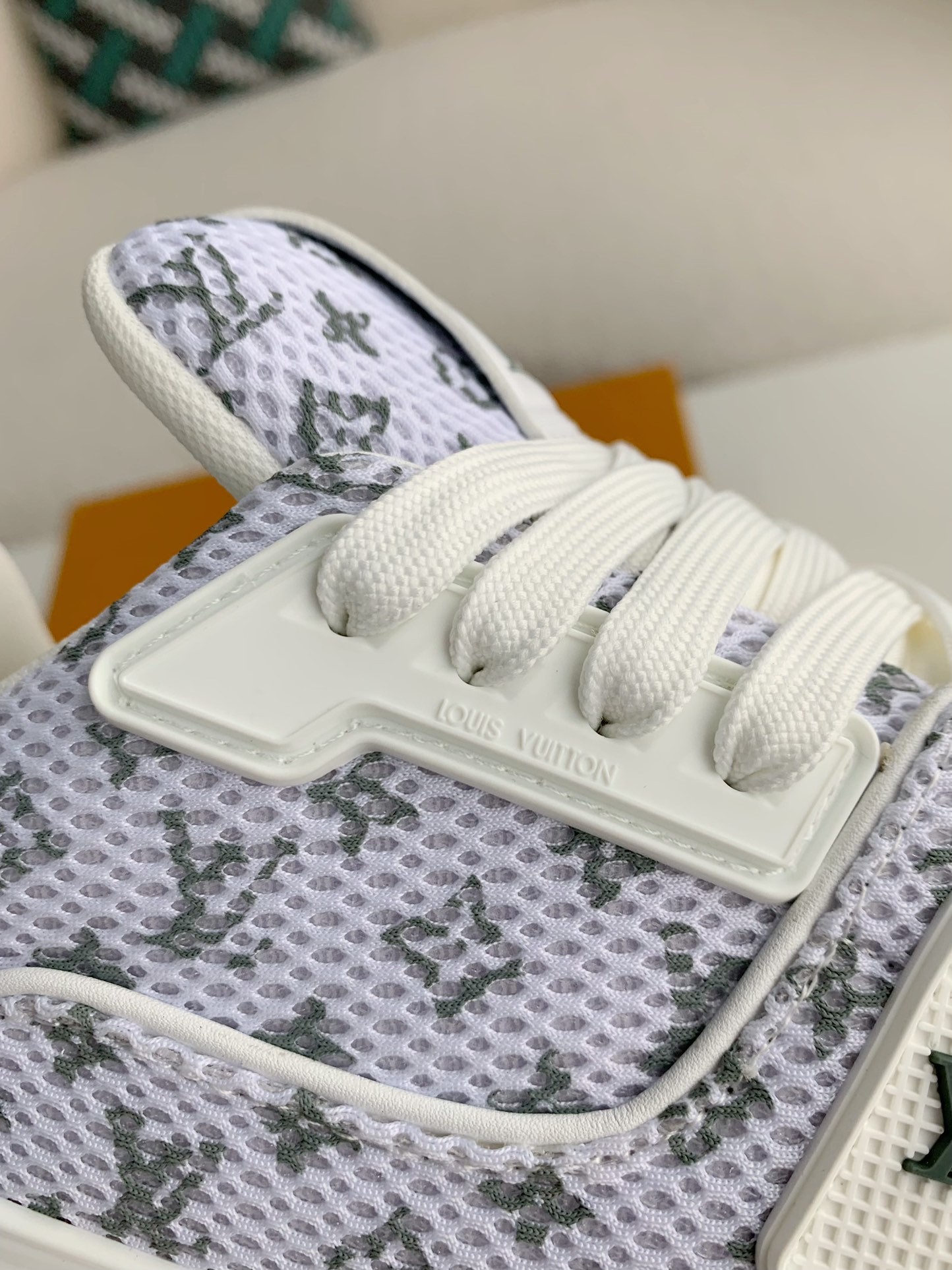 [#3369」 LOUIS VUITTON TRAINER SNEAKERS