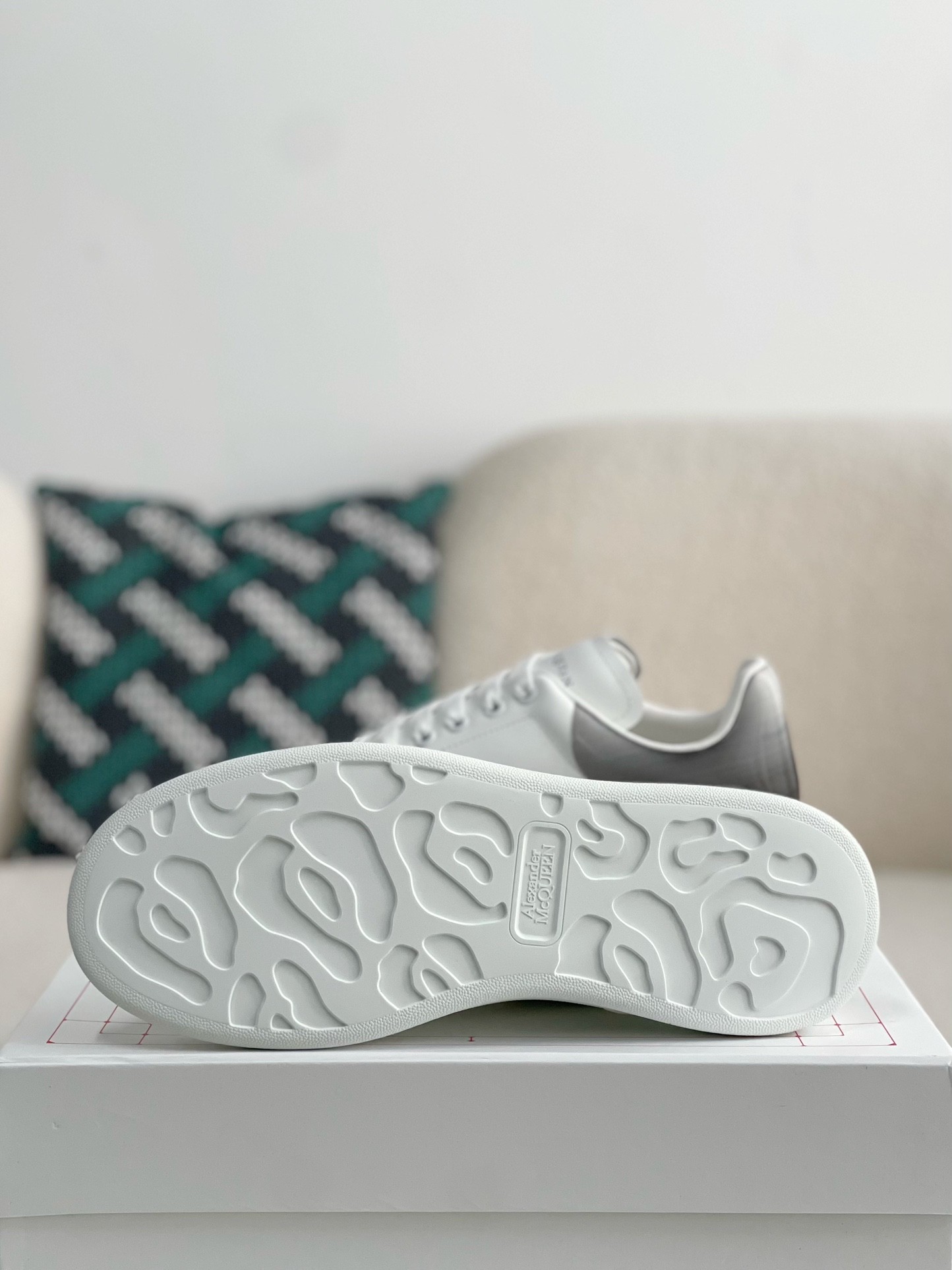 Alexander McQueen MQ jelly Dark BlueTail Sneakers